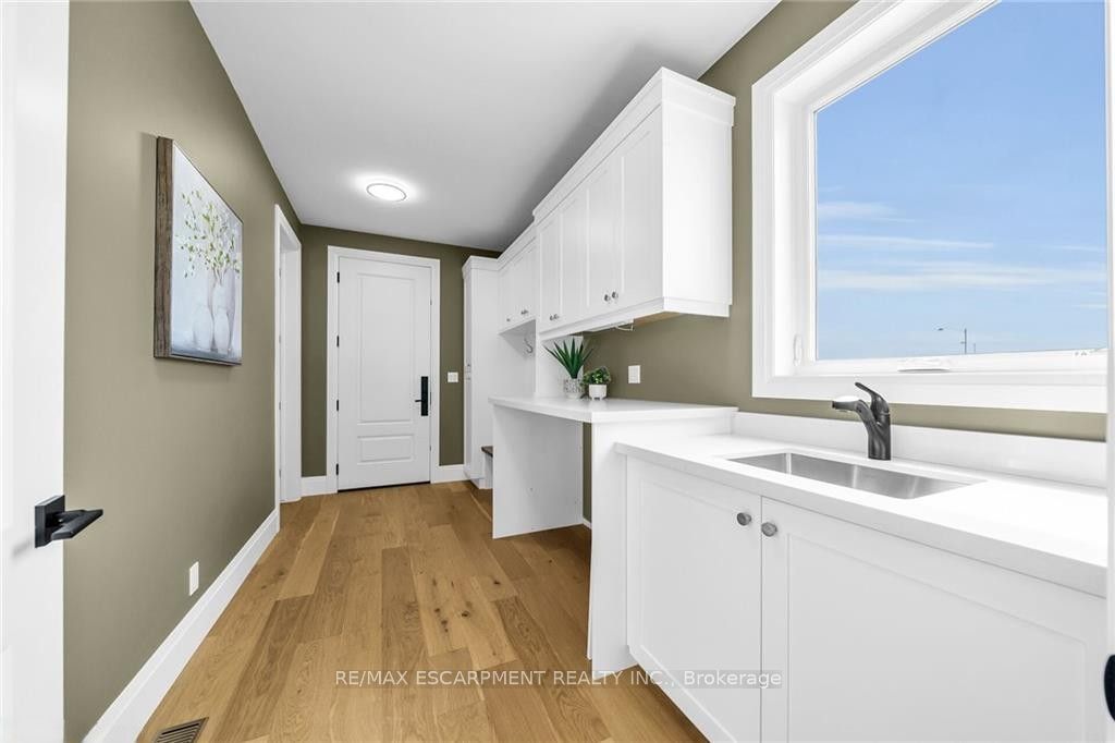 92 Craddock Boulevard Property Photo 25
