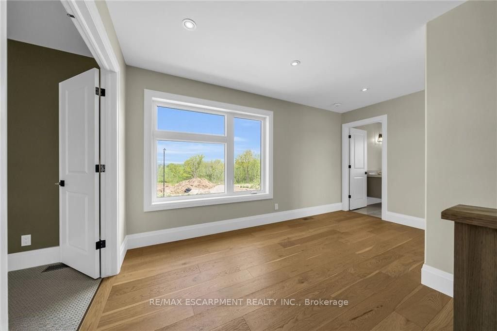 92 Craddock Boulevard Property Photo 28