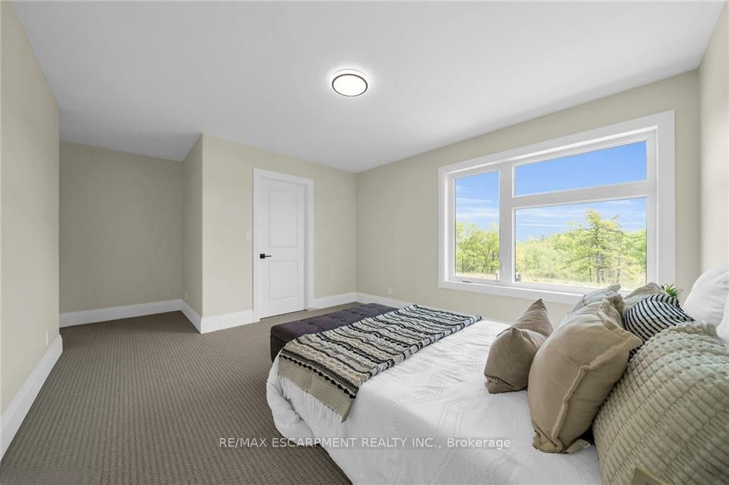 92 Craddock Boulevard Property Photo 34