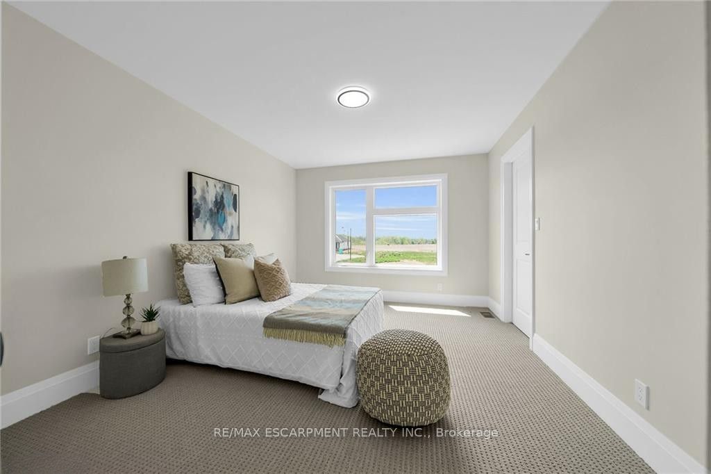 92 Craddock Boulevard Property Photo 35