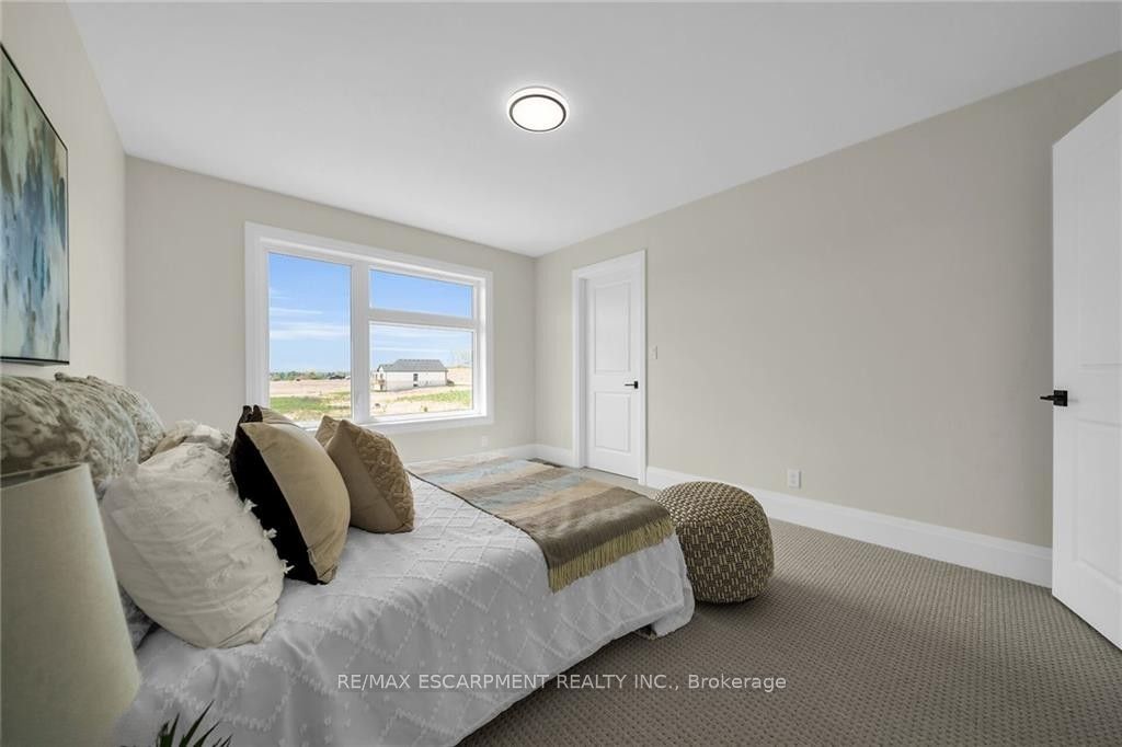 92 Craddock Boulevard Property Photo 36