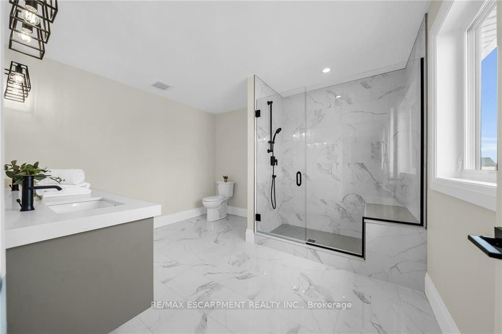 92 Craddock Boulevard Property Photo 37