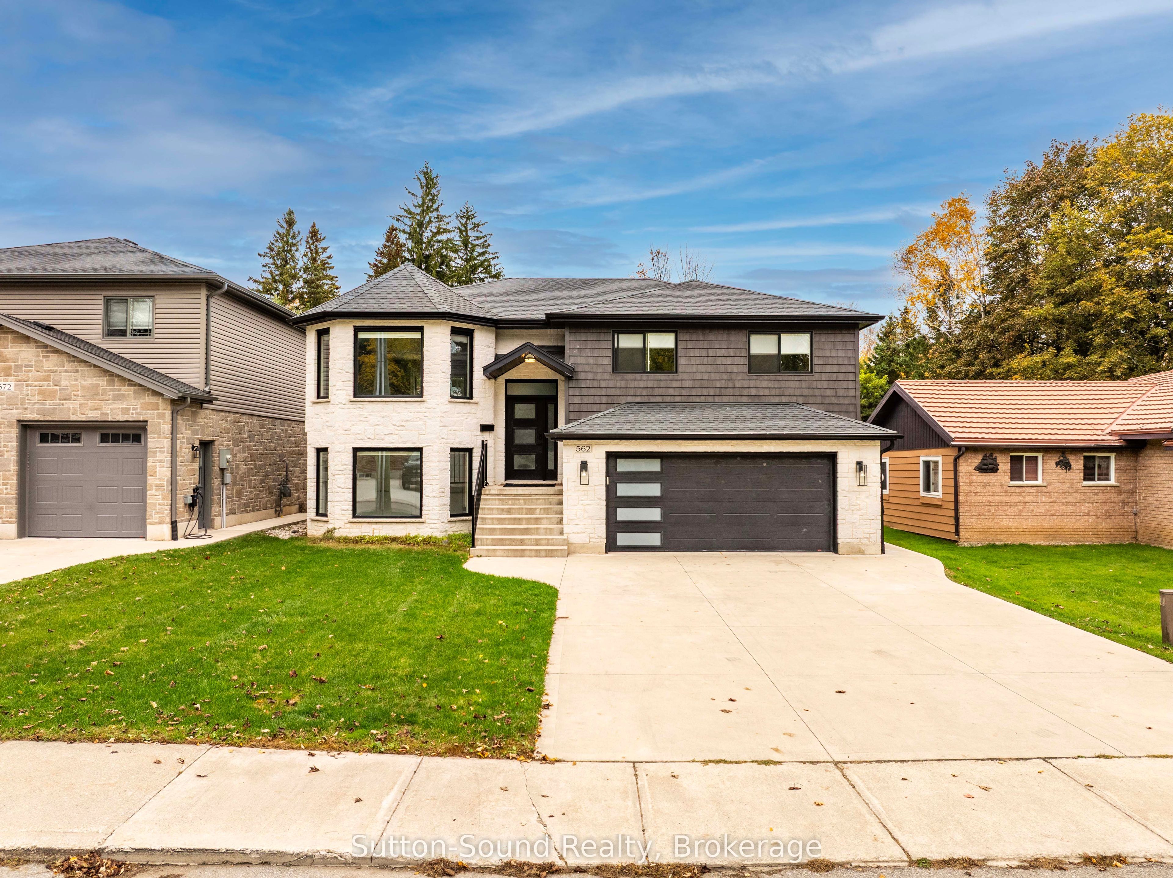 562 24th Street W Property Photo 1