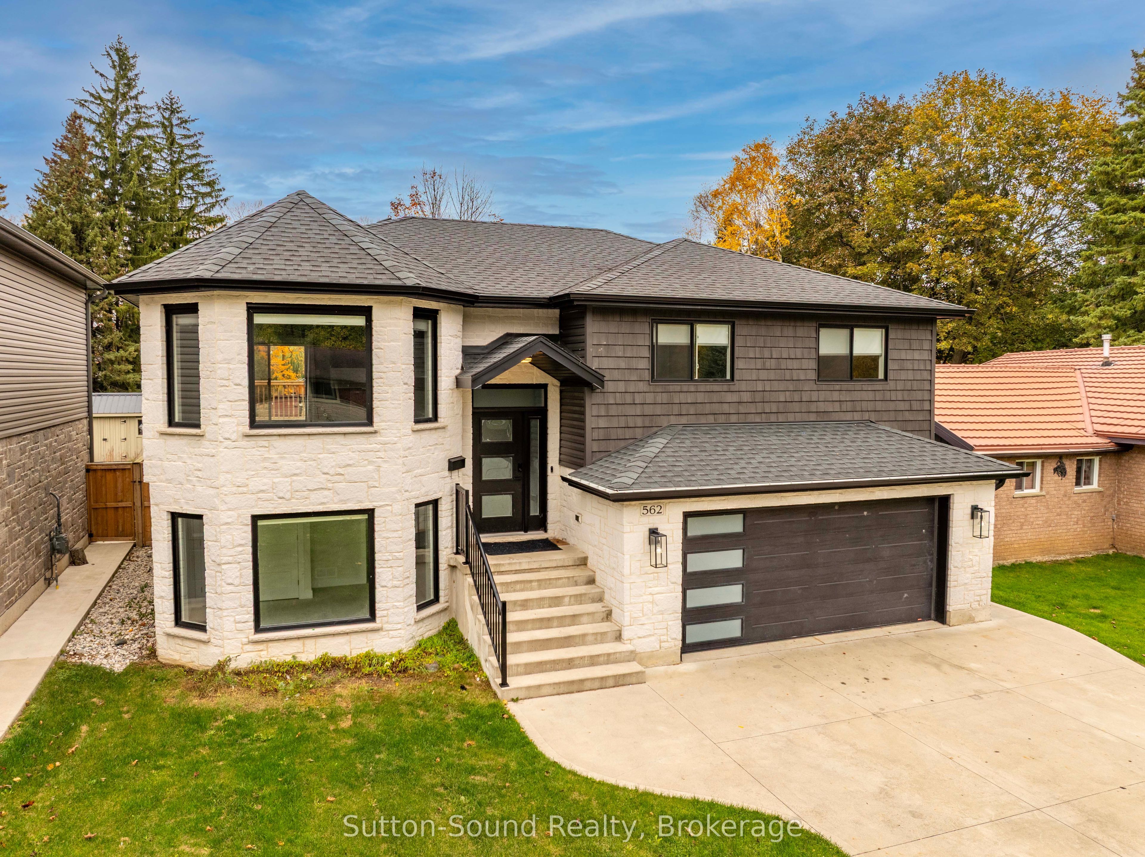 562 24th Street W Property Photo 2