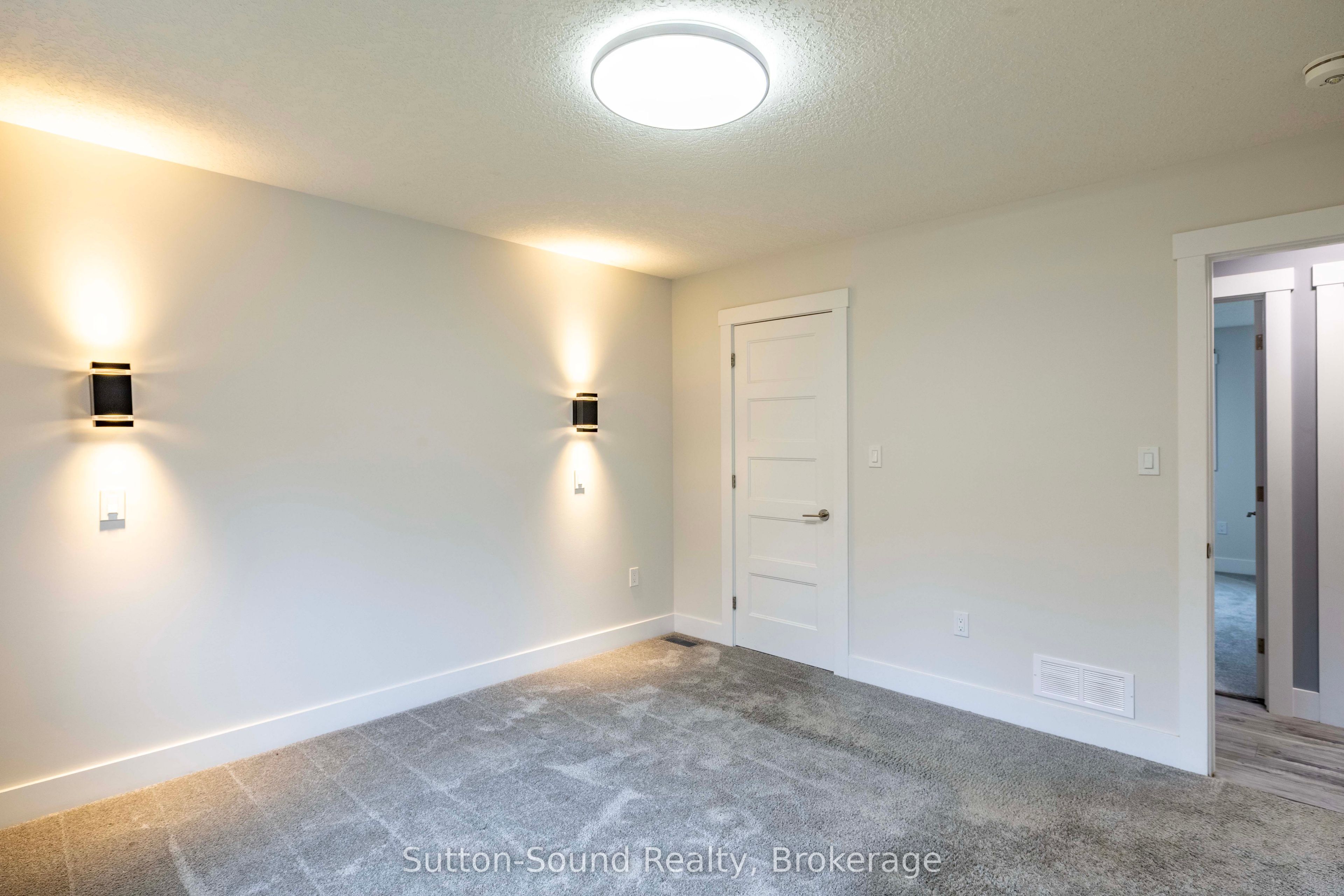 562 24th Street W Property Photo 12