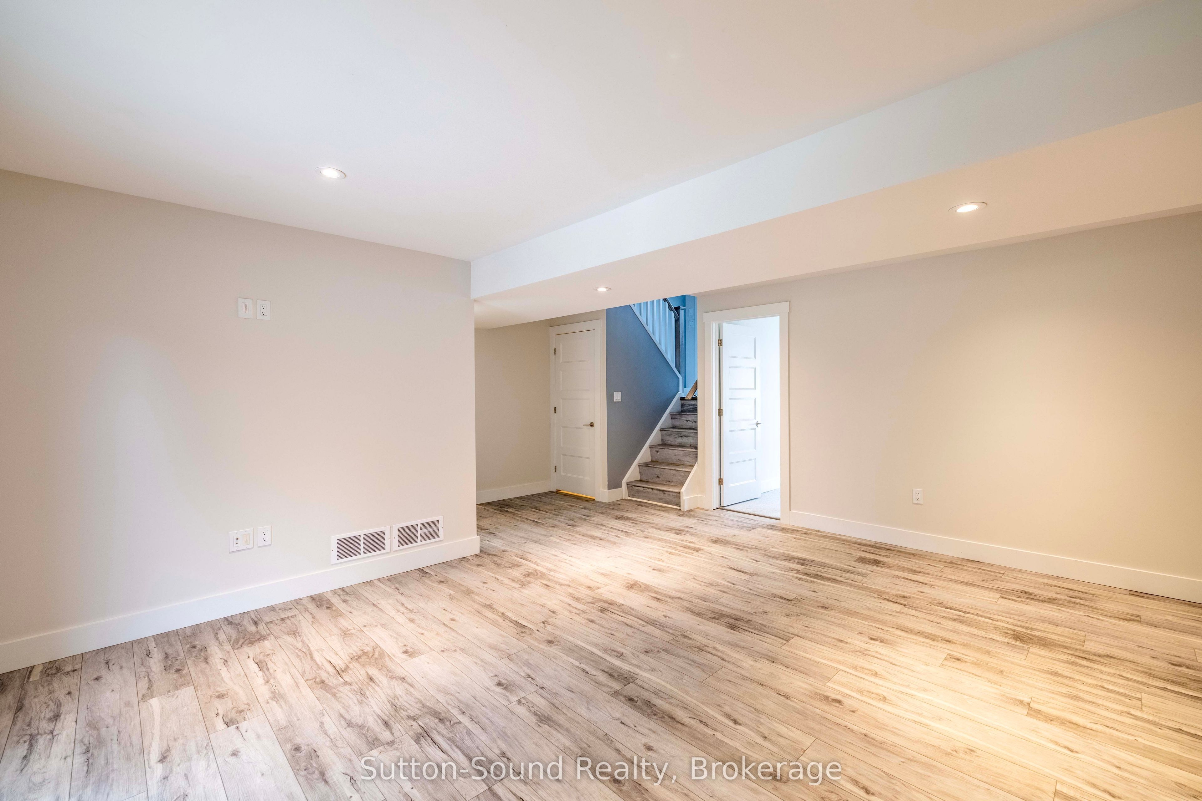 562 24th Street W Property Photo 20