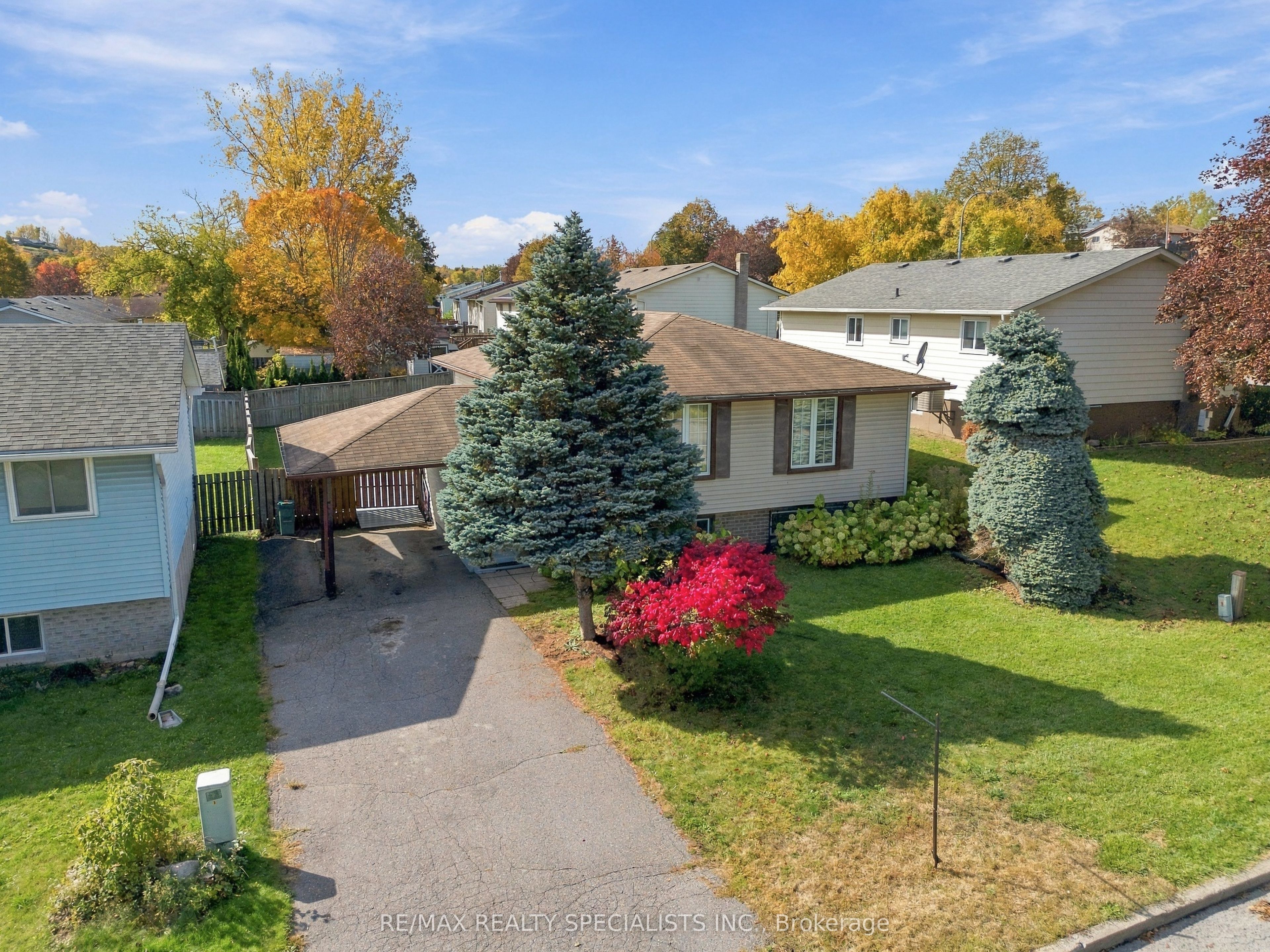 5 Van Alstine Drive Property Photo 1