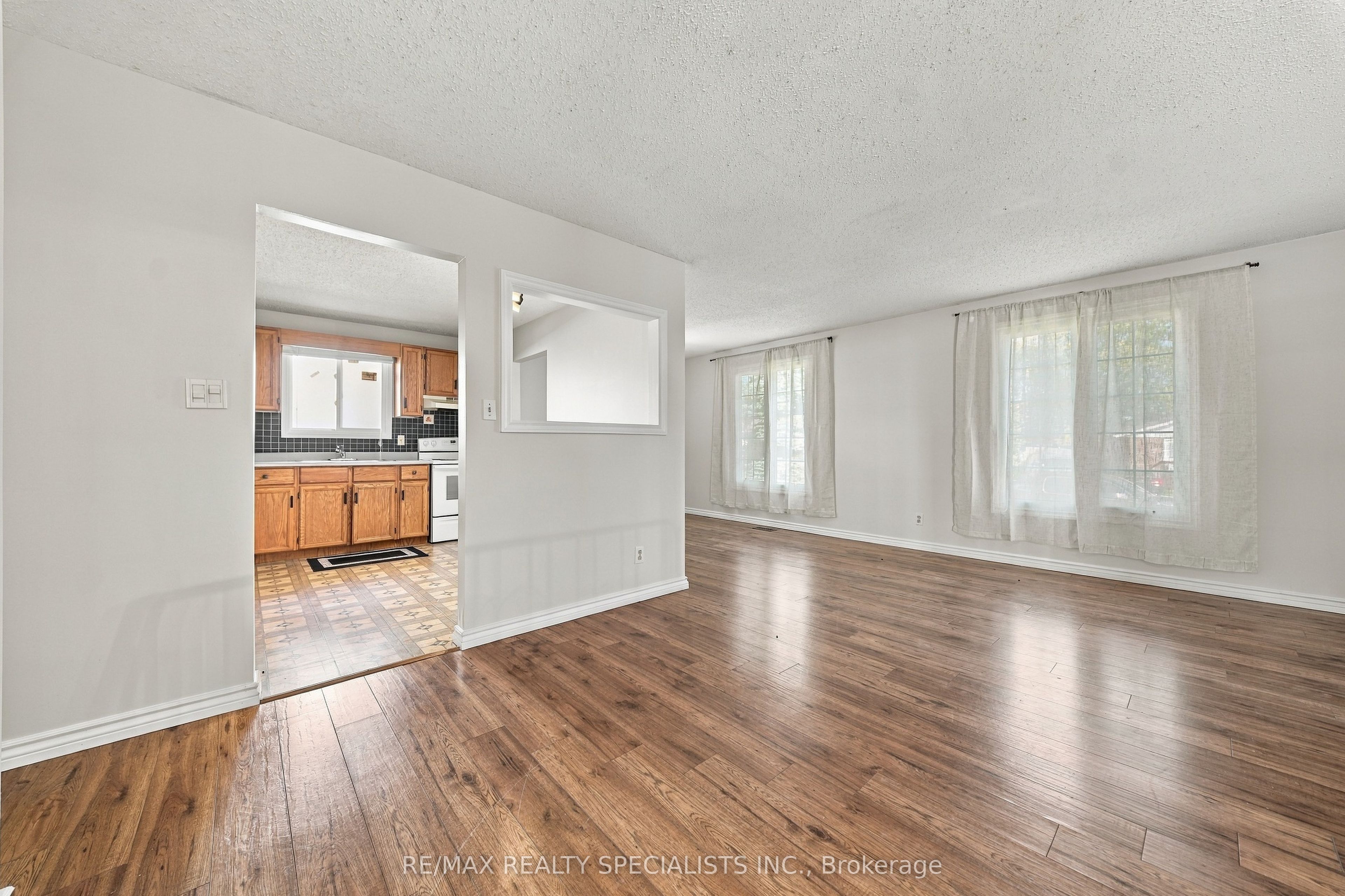 5 Van Alstine Drive Property Photo 8