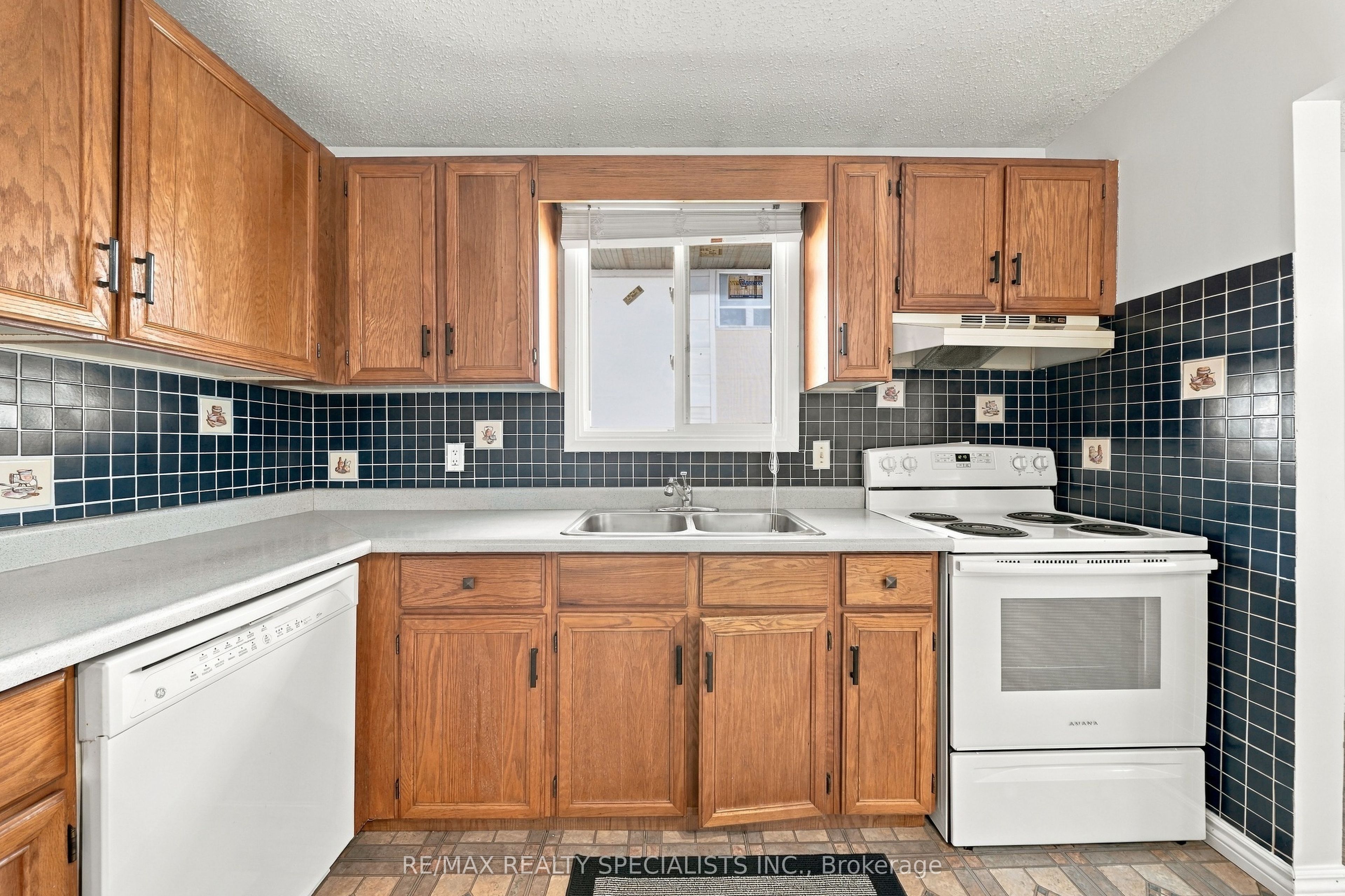 5 Van Alstine Drive Property Photo 15
