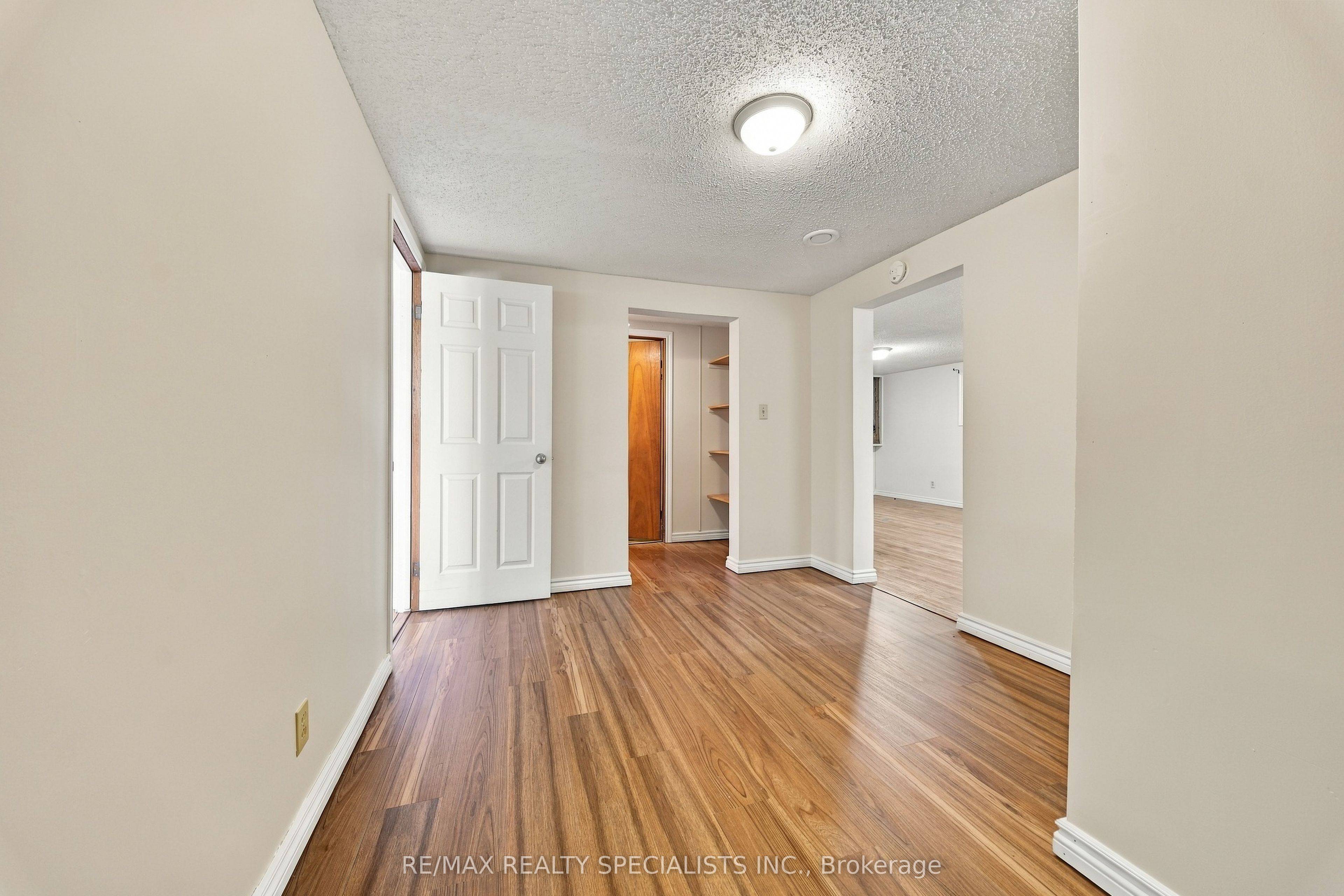 5 Van Alstine Drive Property Photo 28