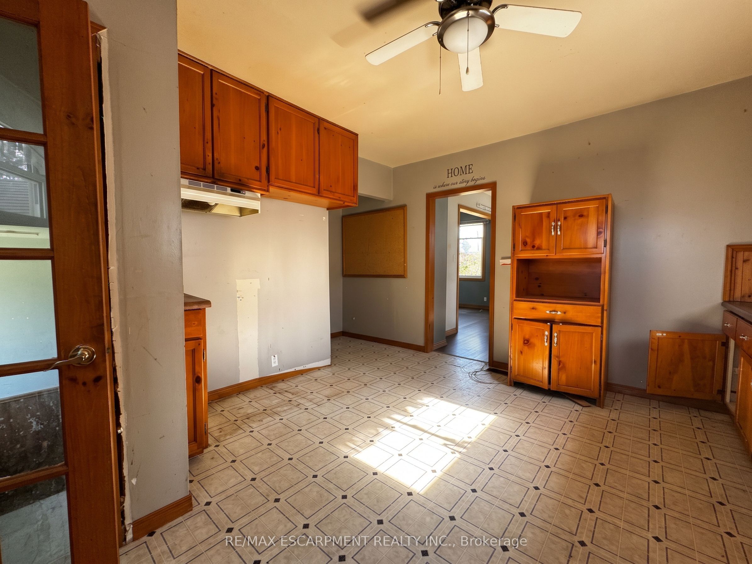 233 Talbot Street Property Photo 4