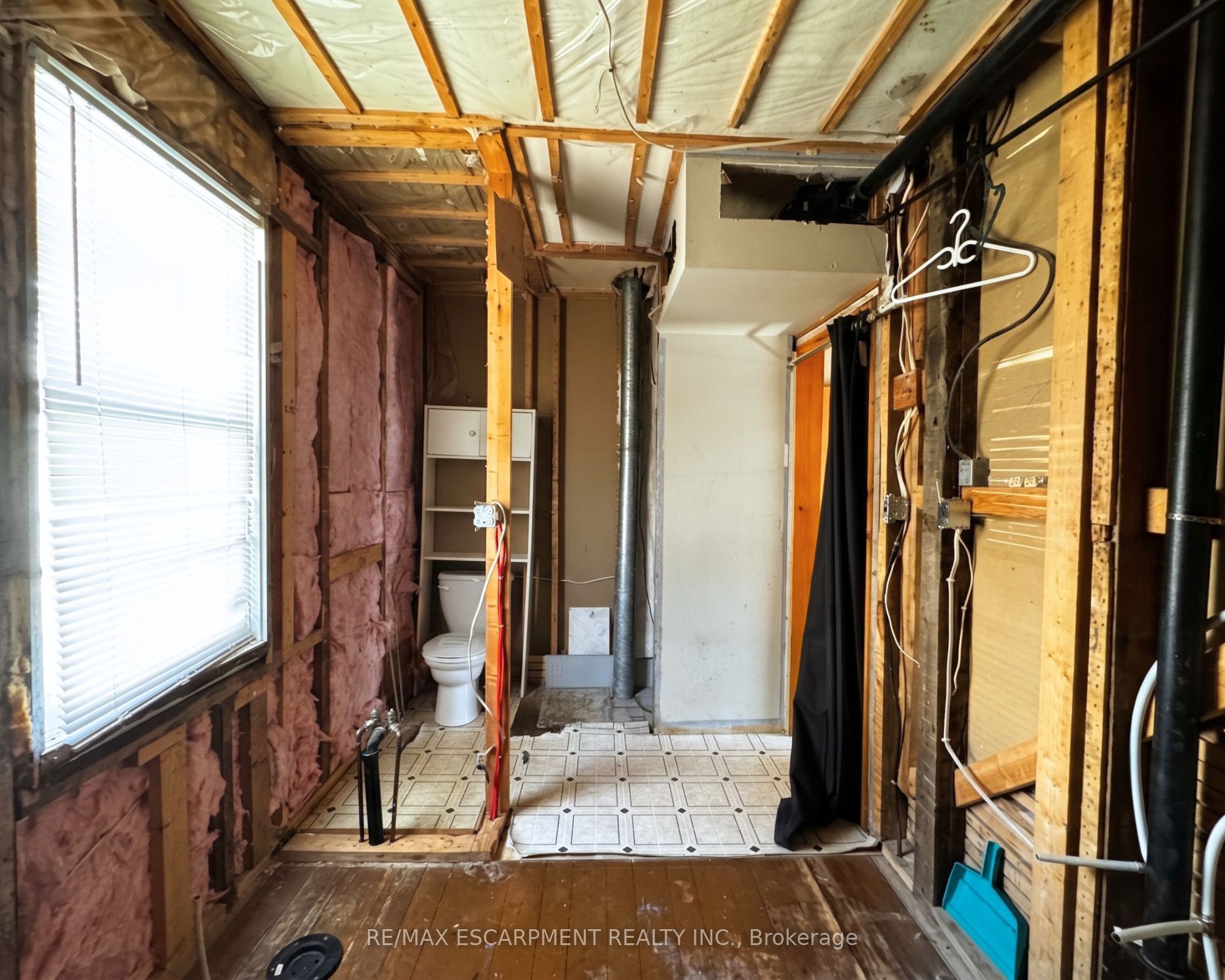 233 Talbot Street Property Photo 7