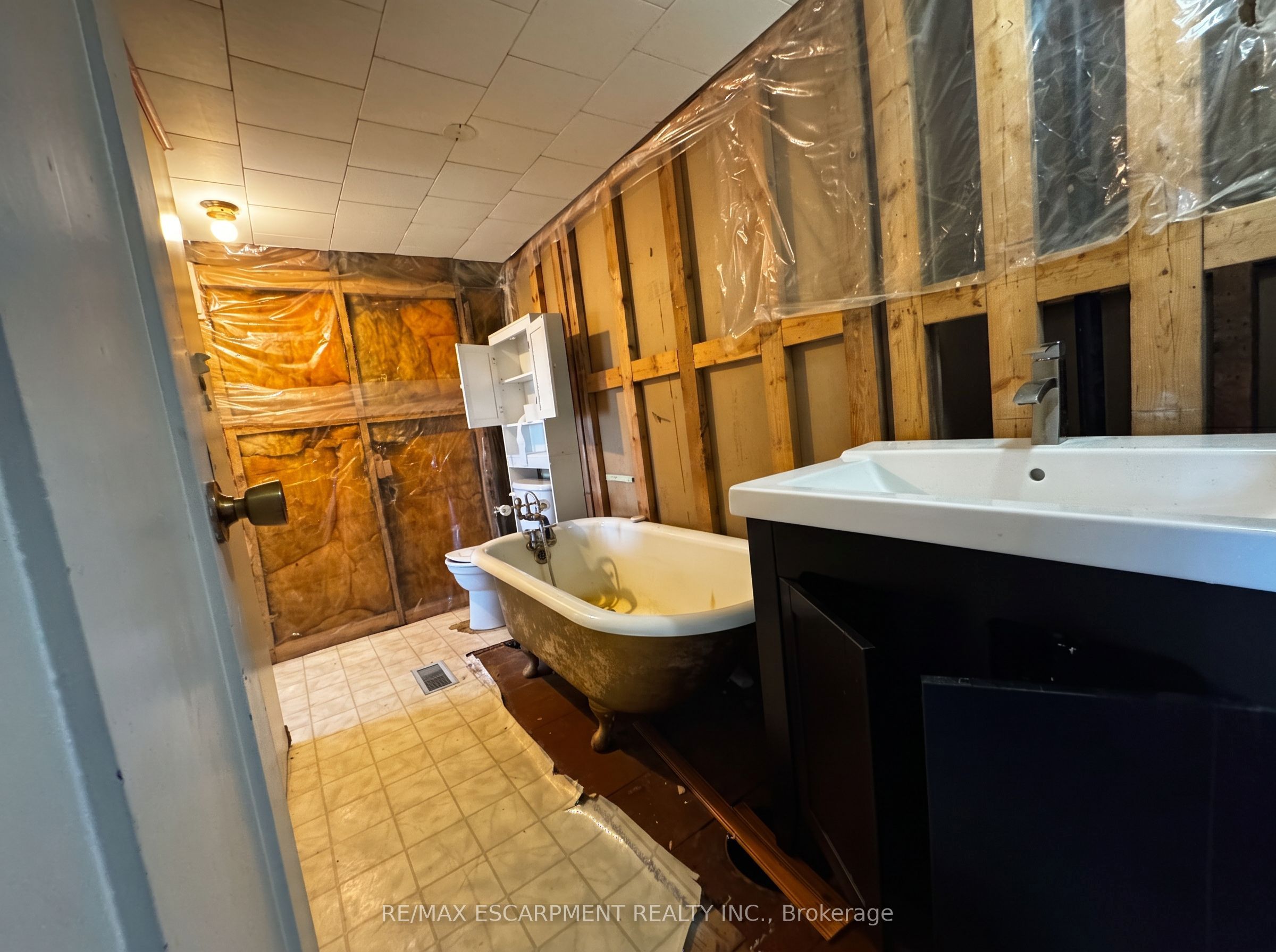 233 Talbot Street Property Photo 10