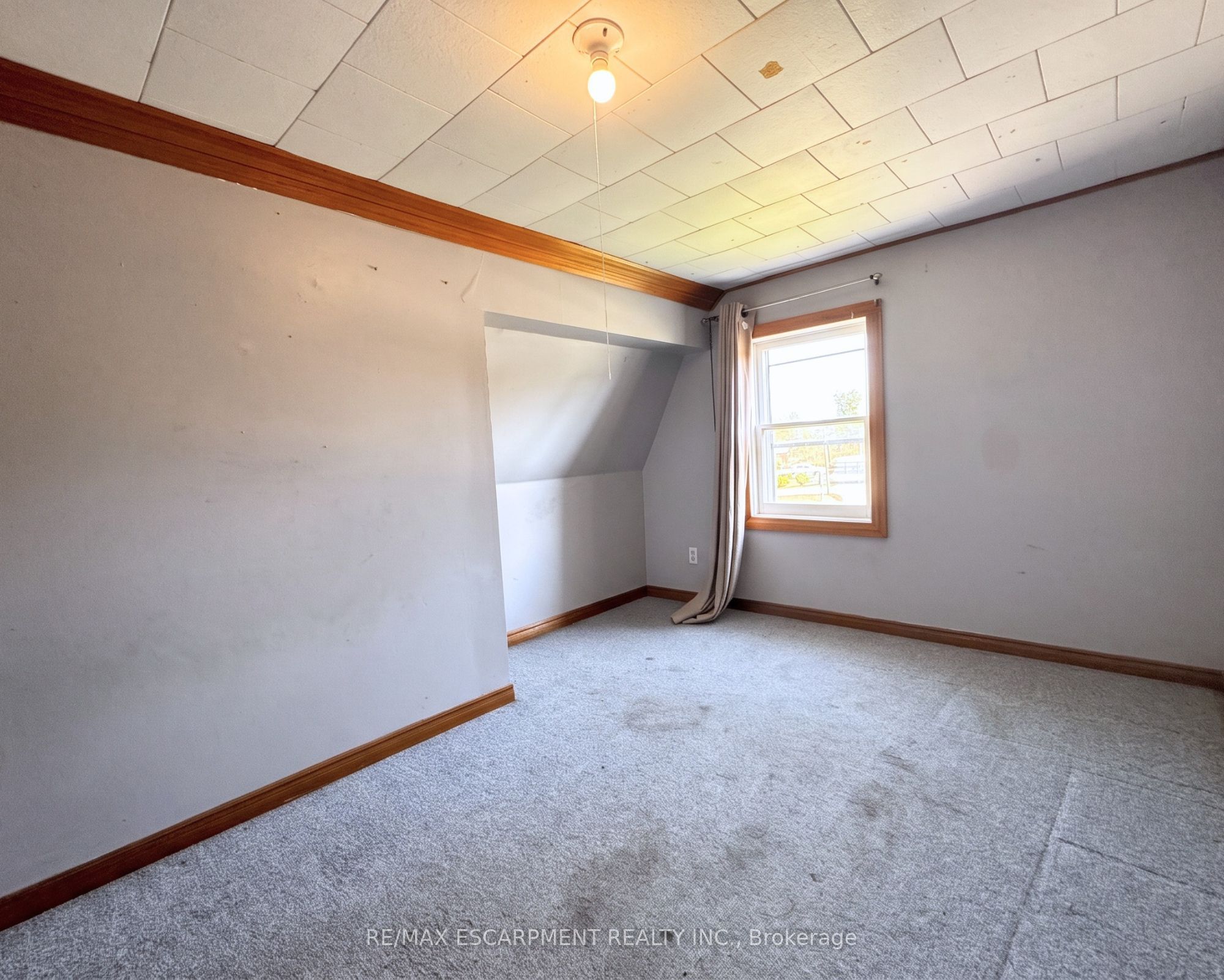 233 Talbot Street Property Photo 12