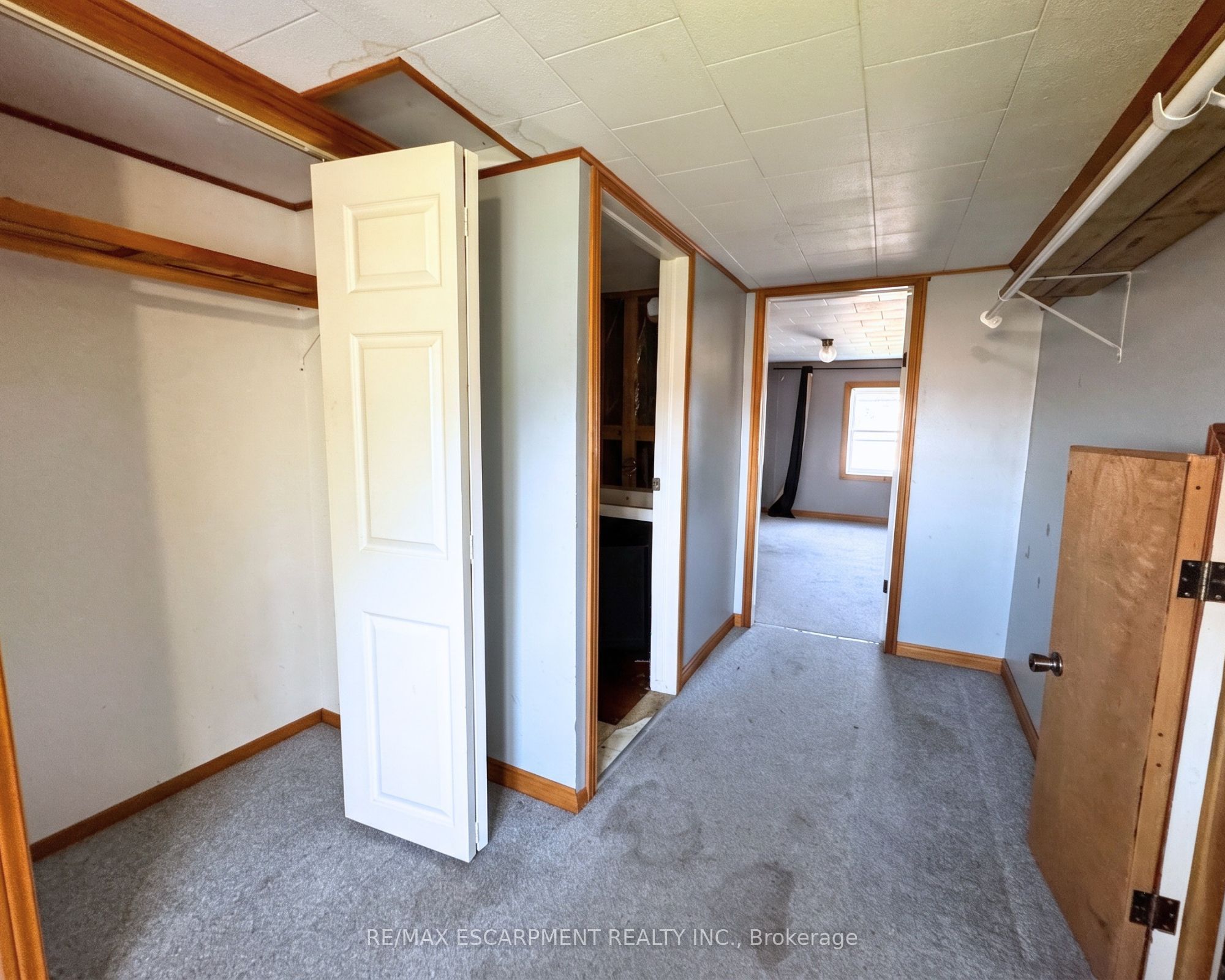 233 Talbot Street Property Photo 14