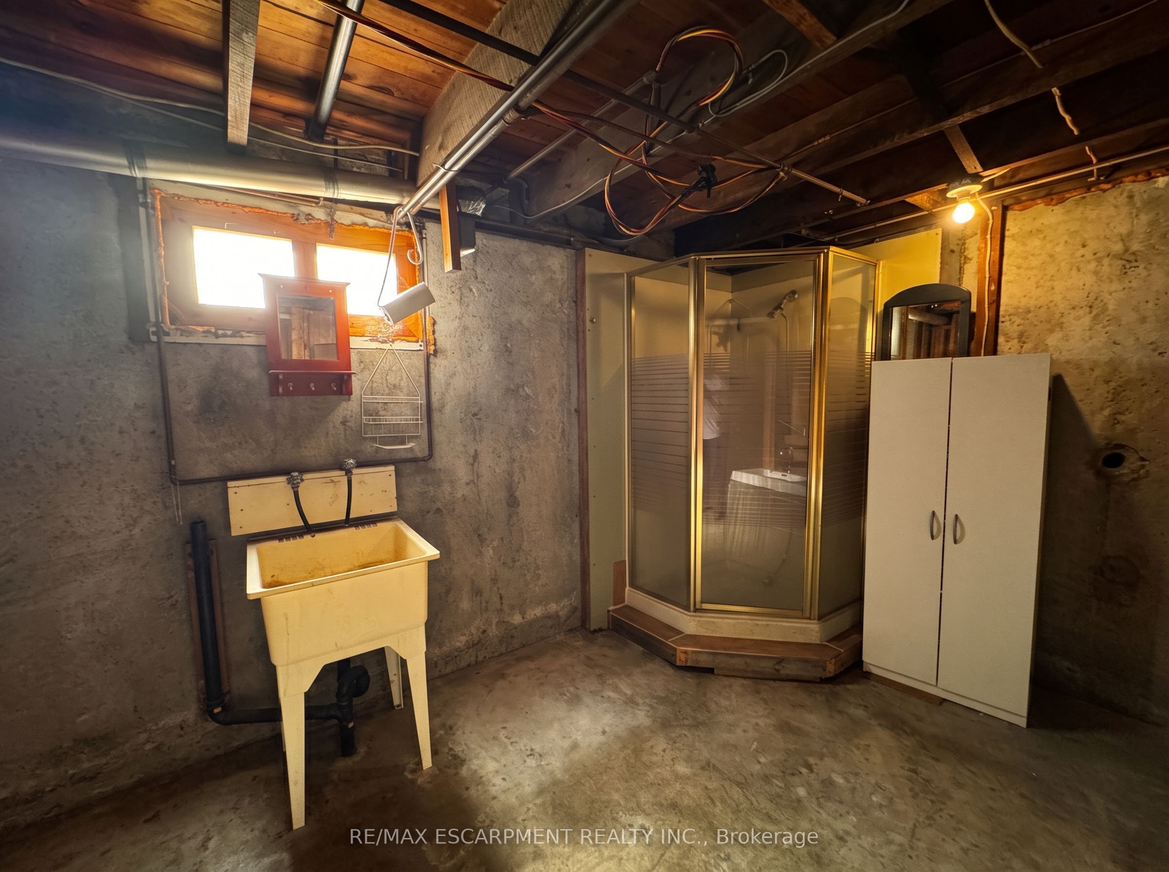 233 Talbot Street Property Photo 18