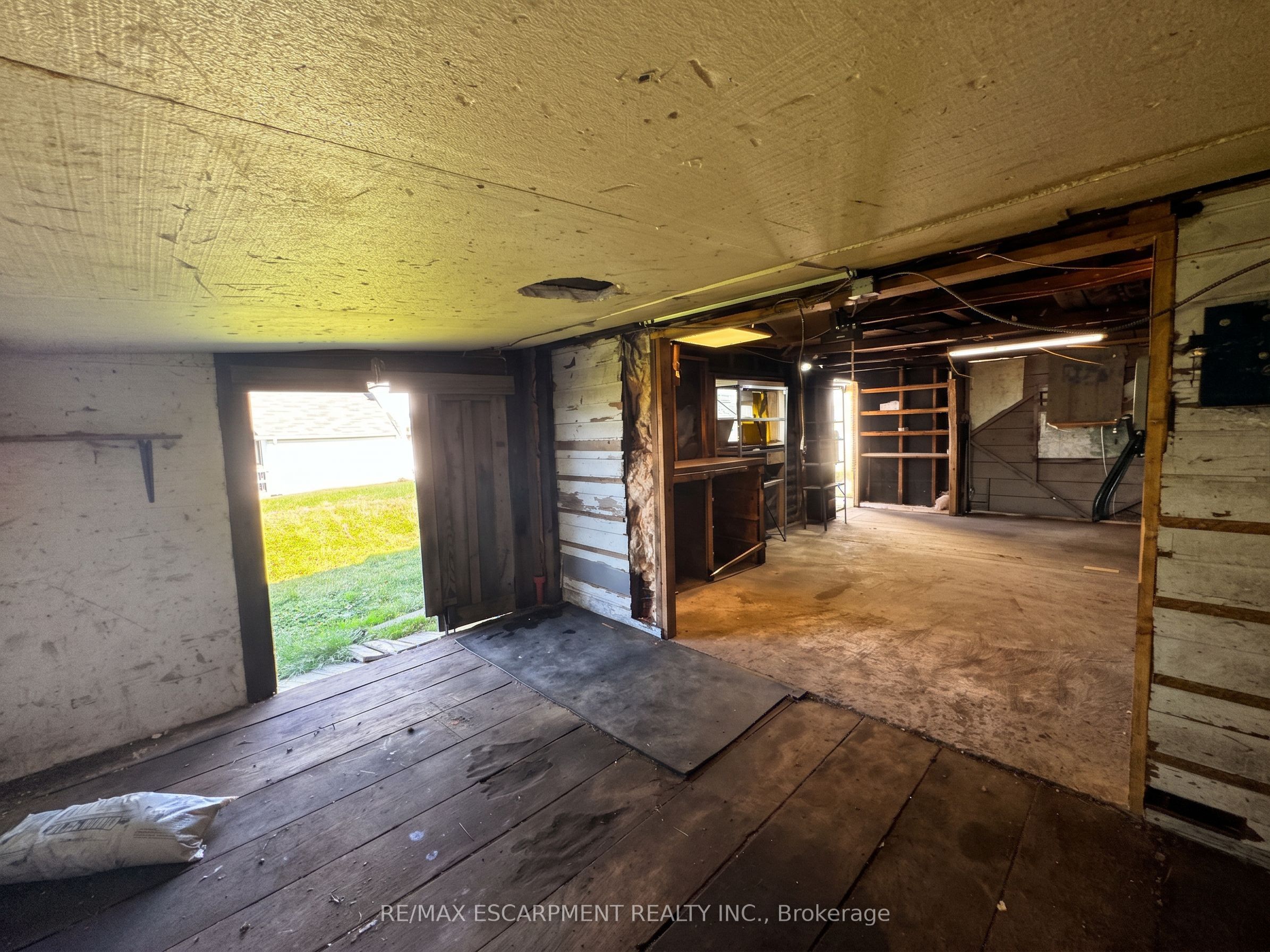 233 Talbot Street Property Photo 22