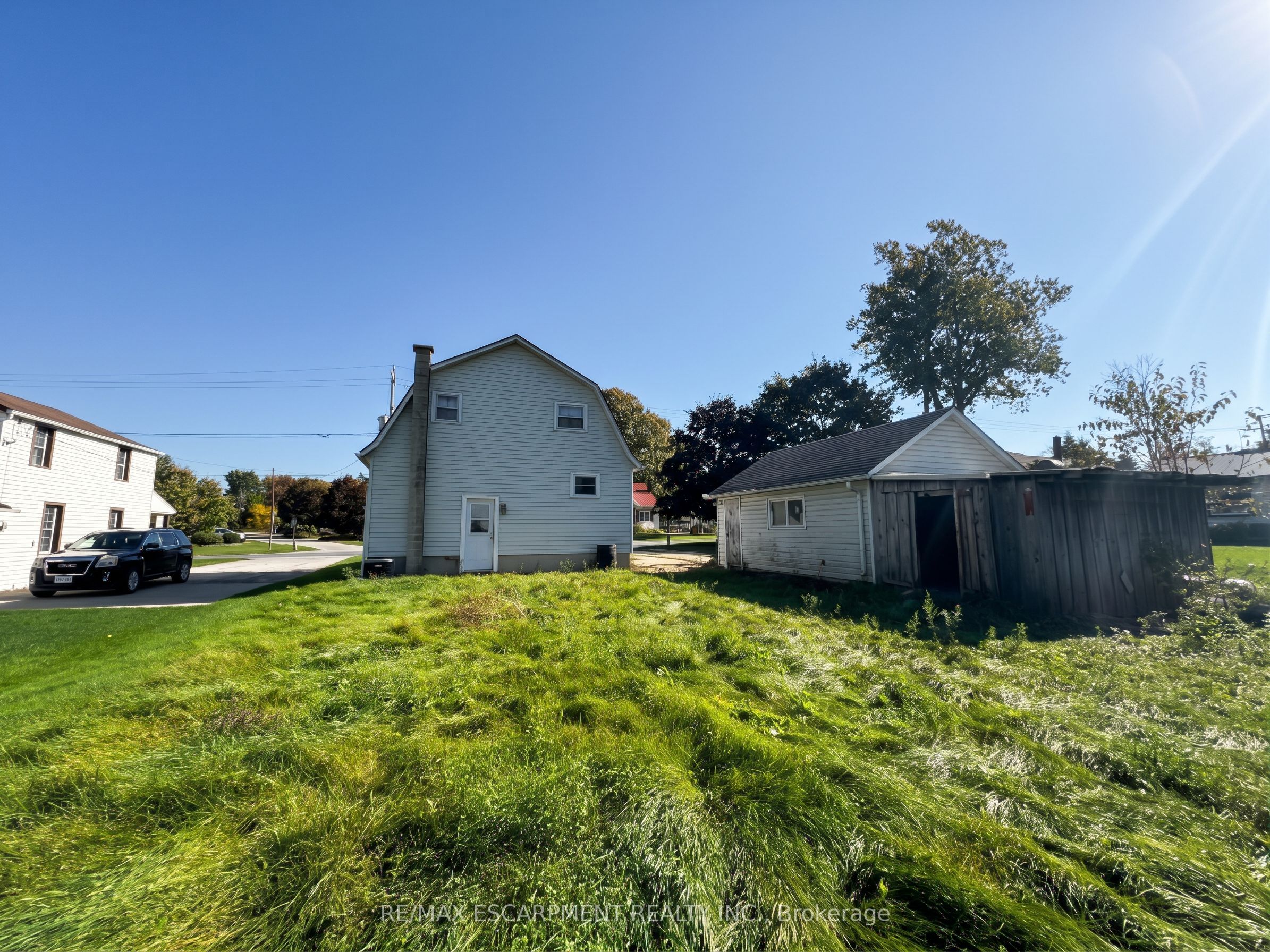 233 Talbot Street Property Photo 24