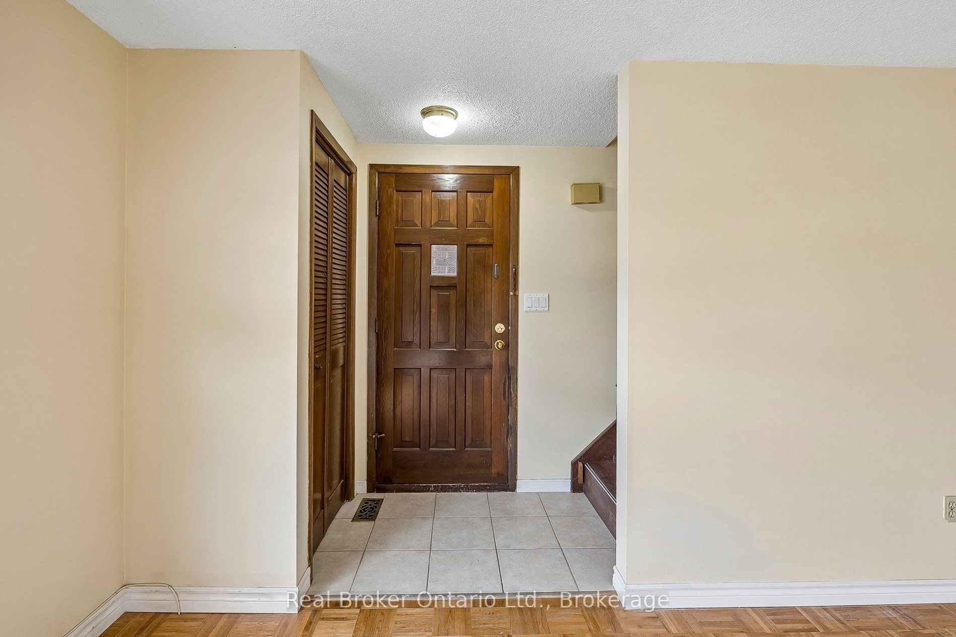 310 Linwell Road 1/2 Property Photo 7