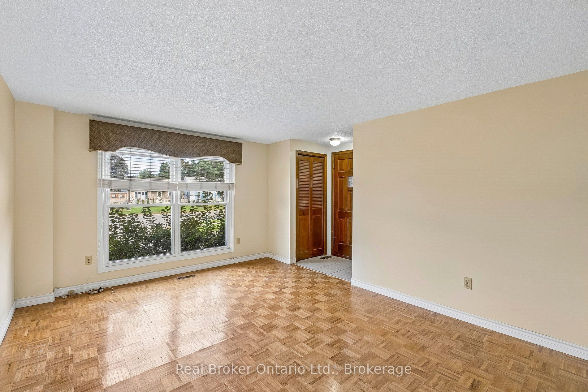 310 Linwell Road 1/2 Property Photo 9