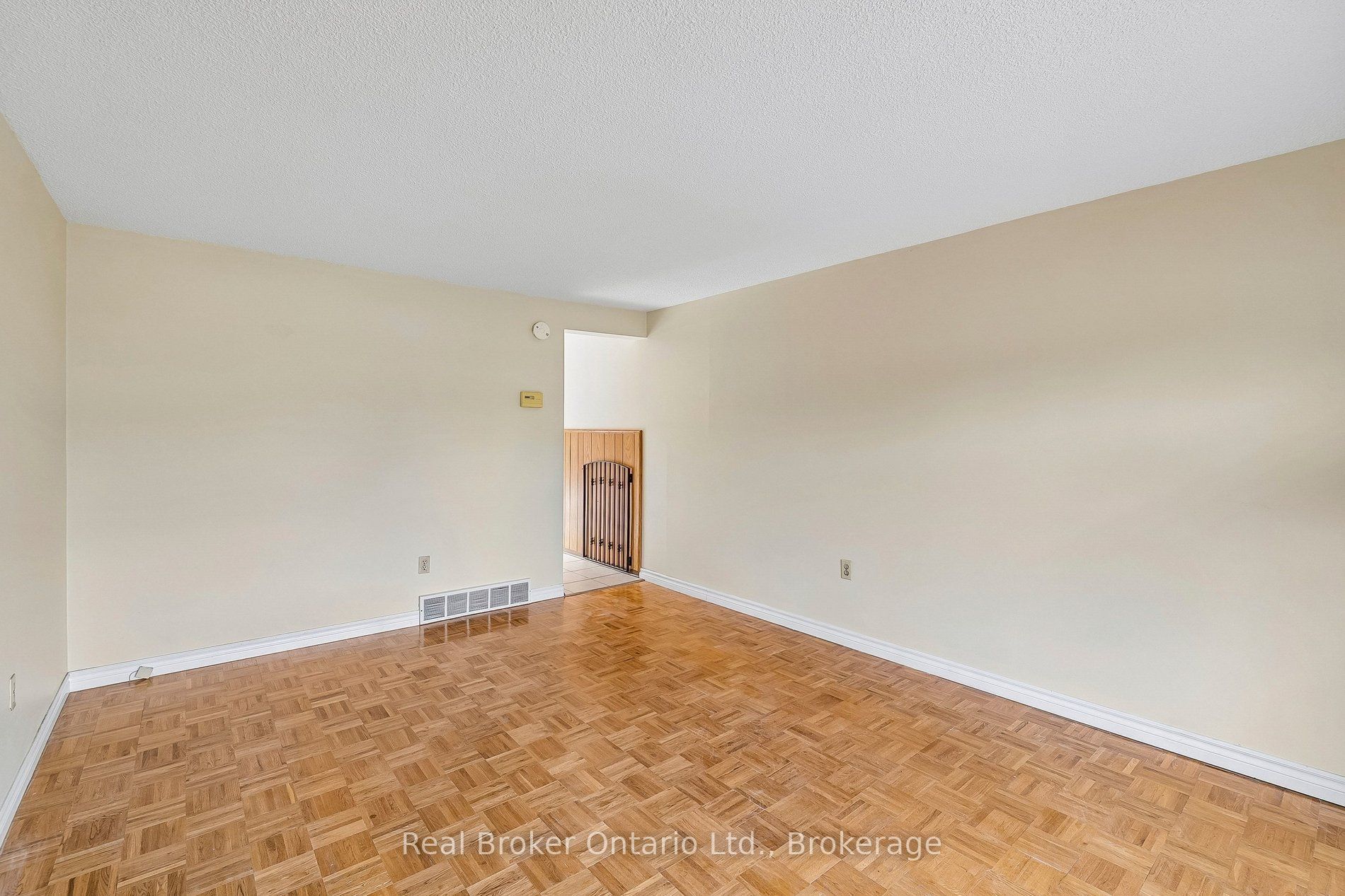 310 Linwell Road 1/2 Property Photo 10