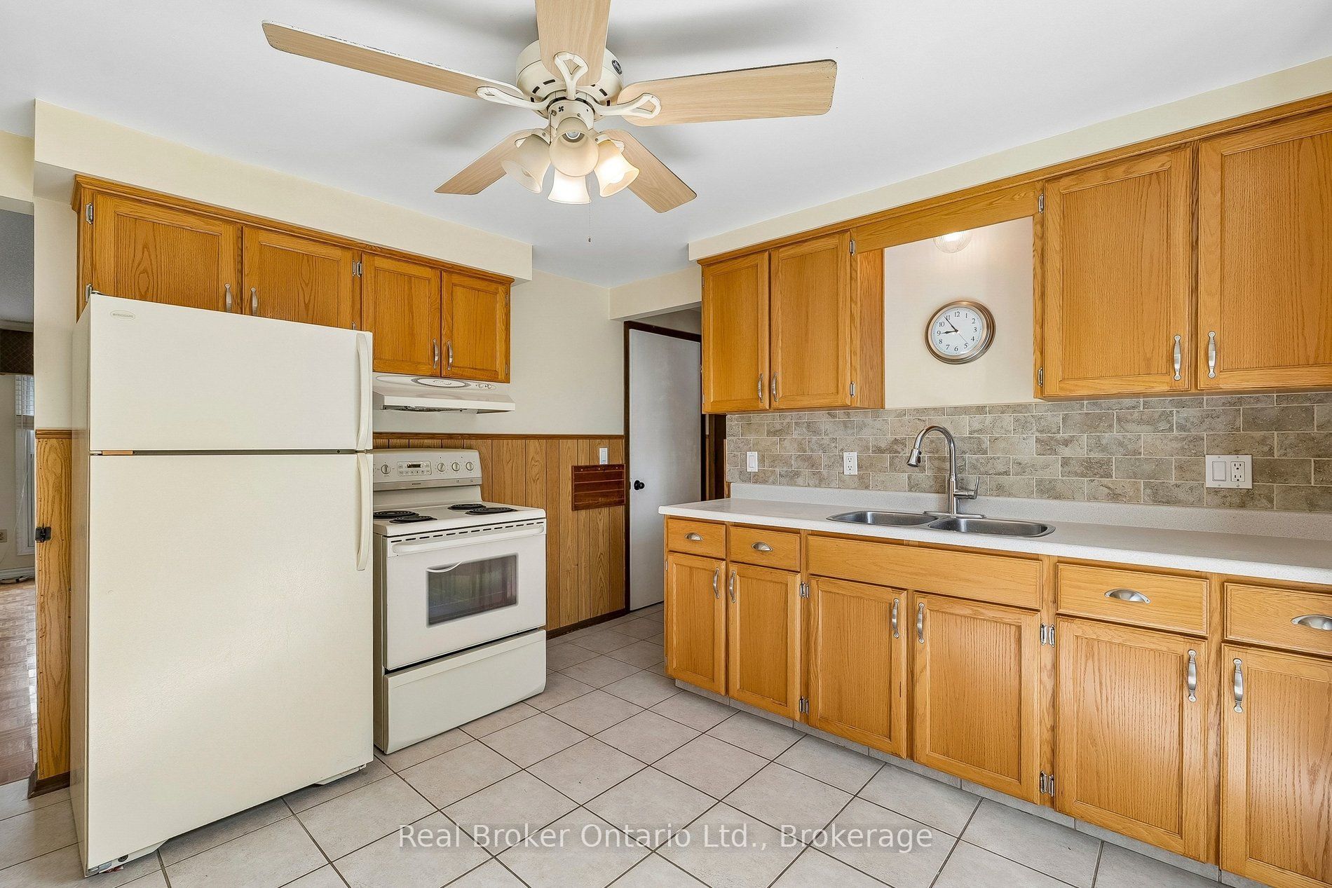 310 Linwell Road 1/2 Property Photo 13