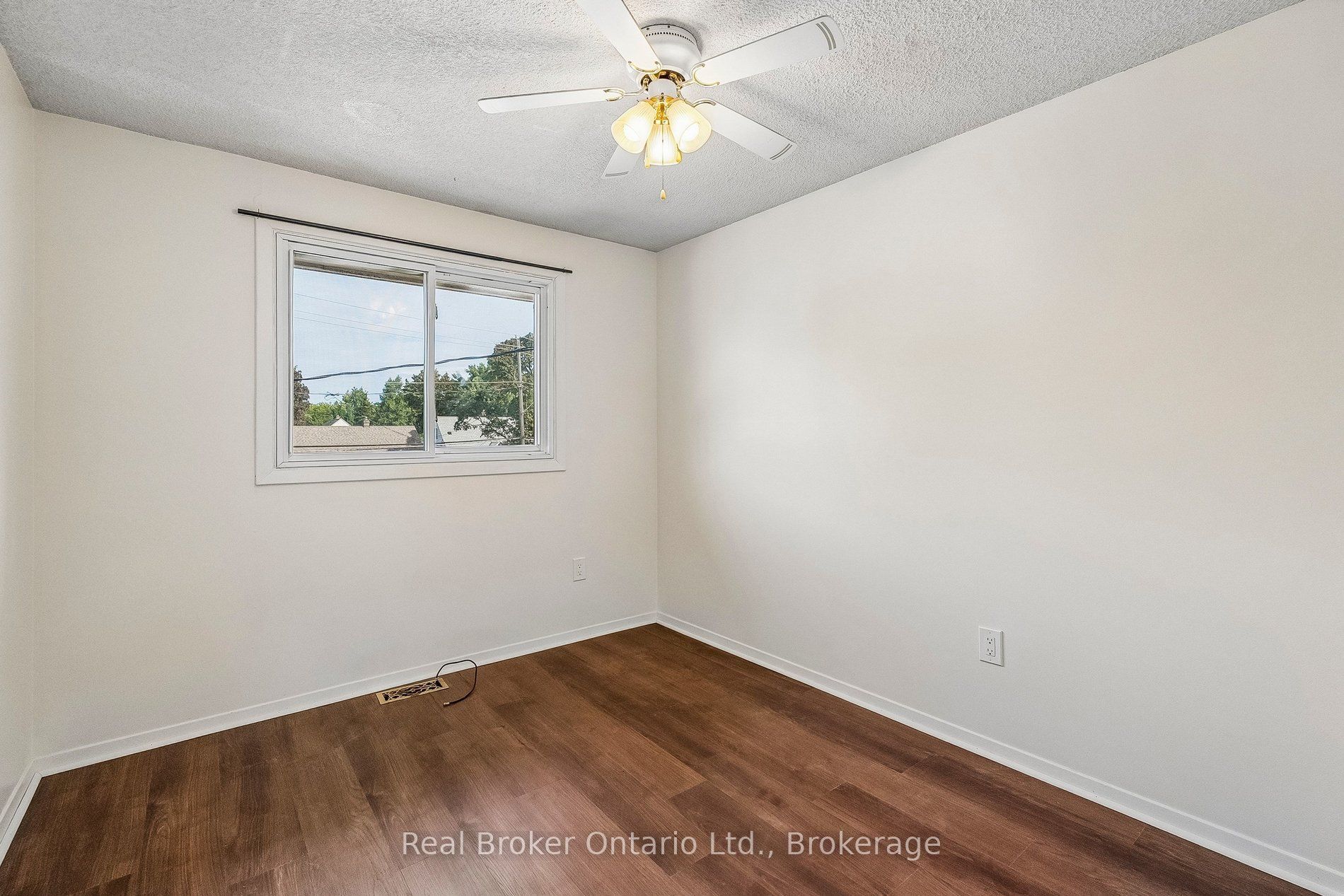 310 Linwell Road 1/2 Property Photo 19