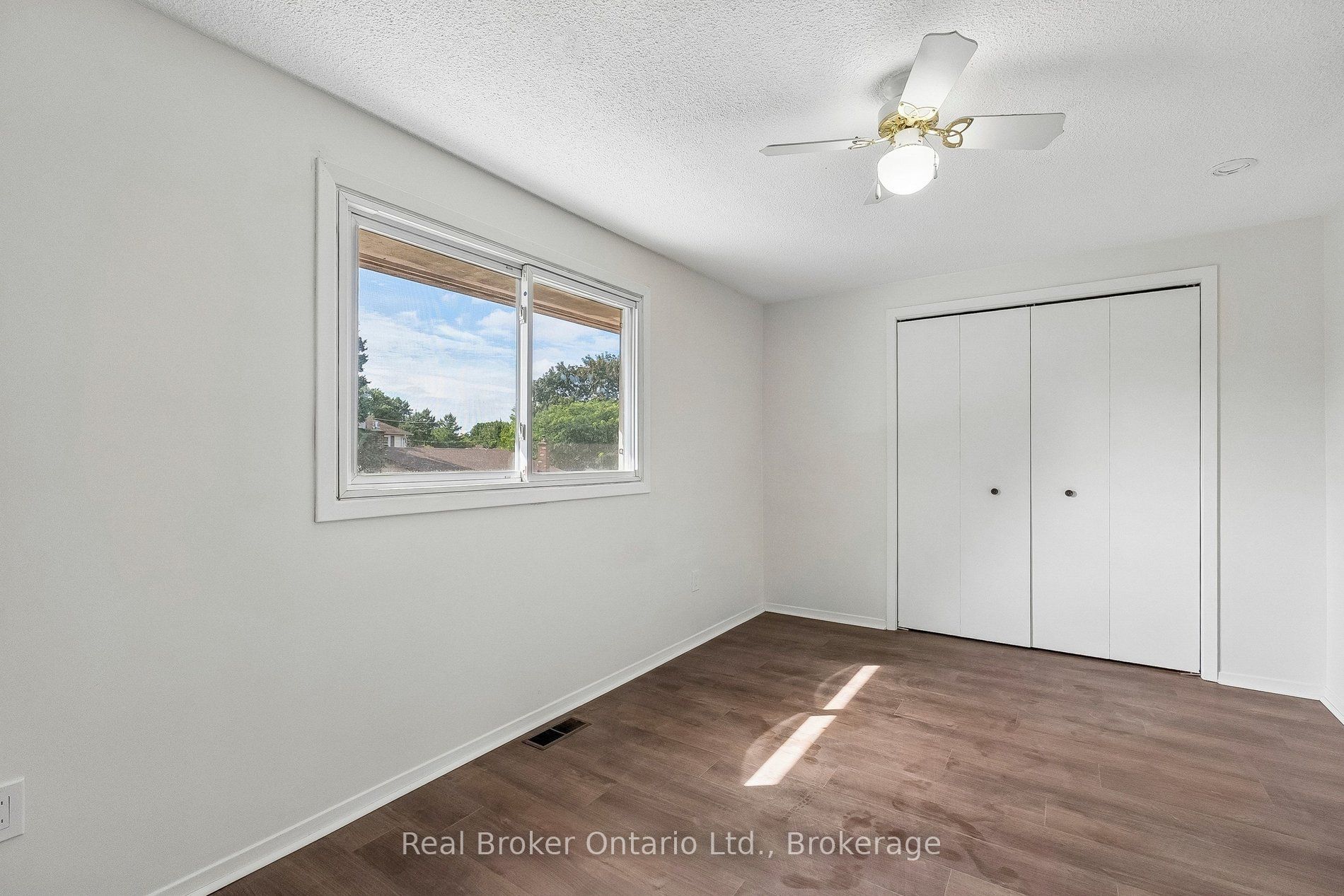 310 Linwell Road 1/2 Property Photo 23