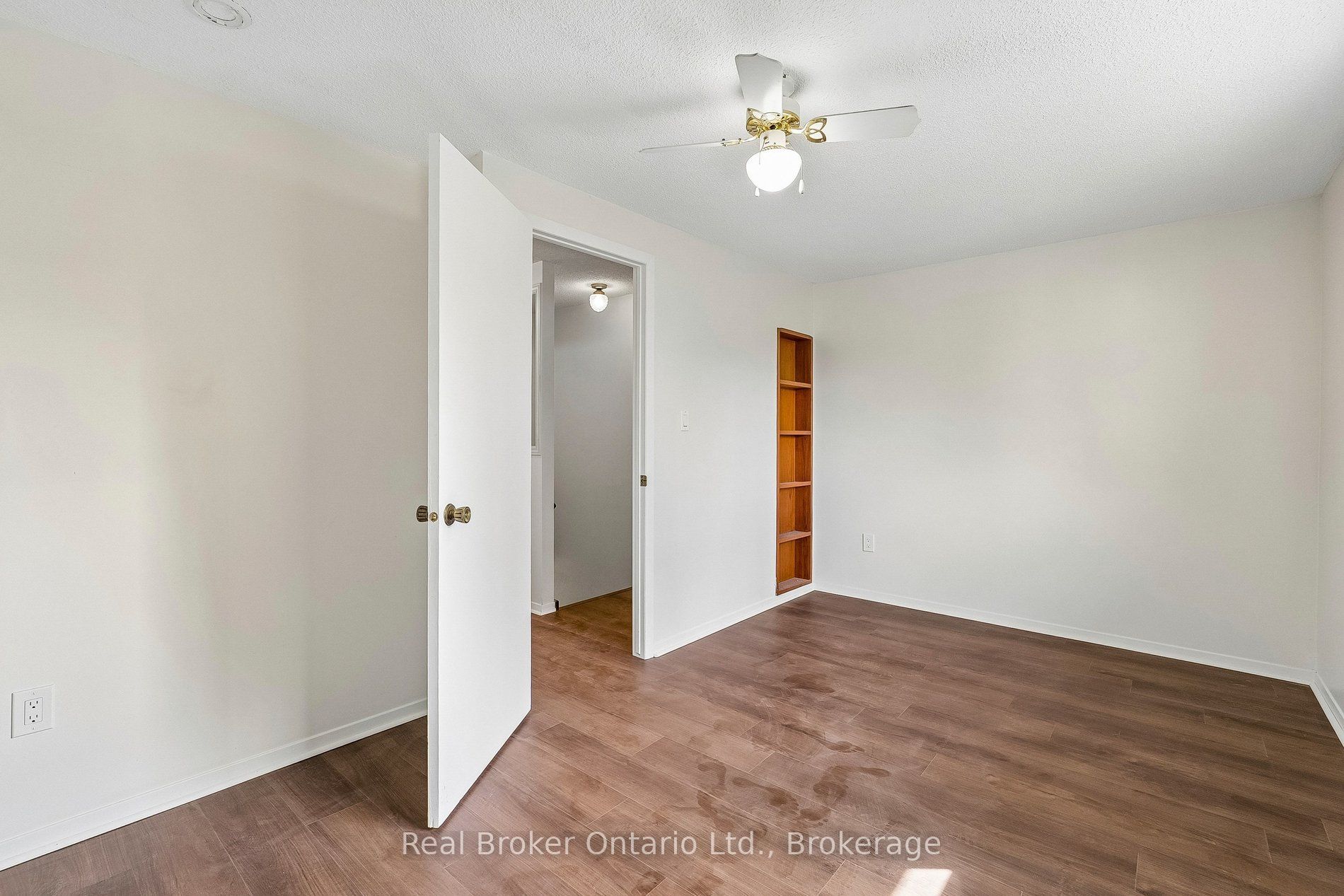 310 Linwell Road 1/2 Property Photo 24