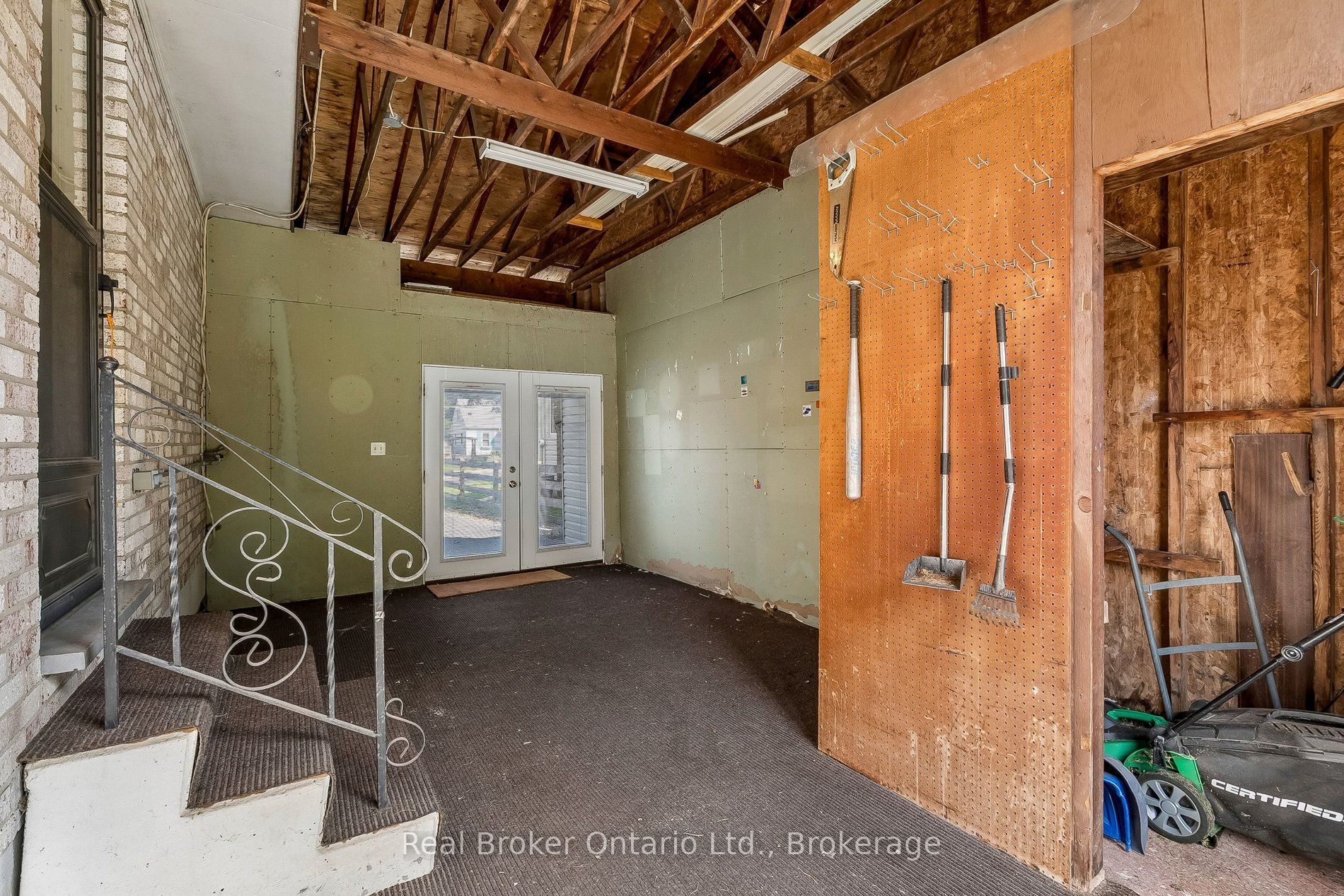 310 Linwell Road 1/2 Property Photo 36