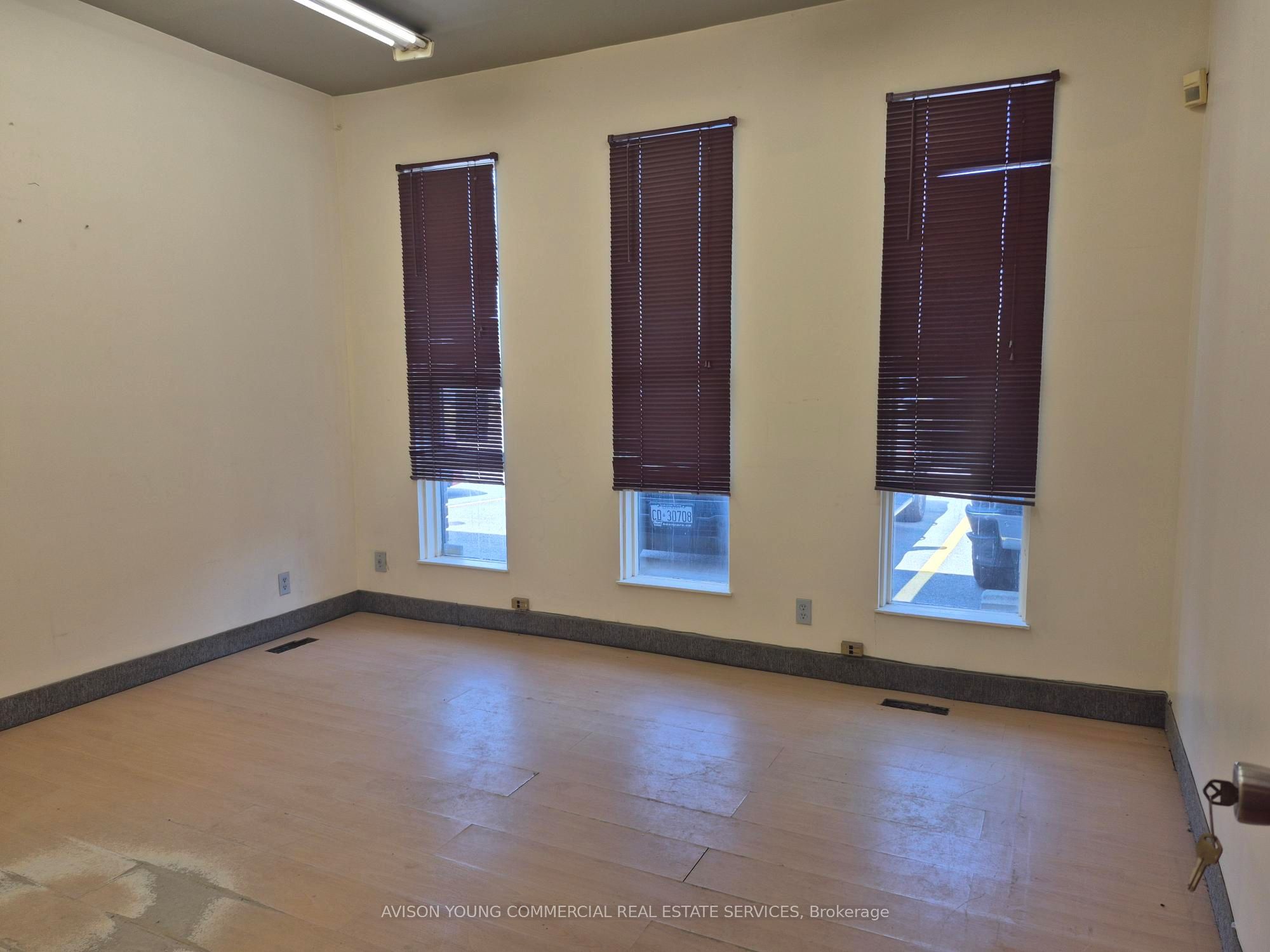 25 Capital Drive Property Photo 5