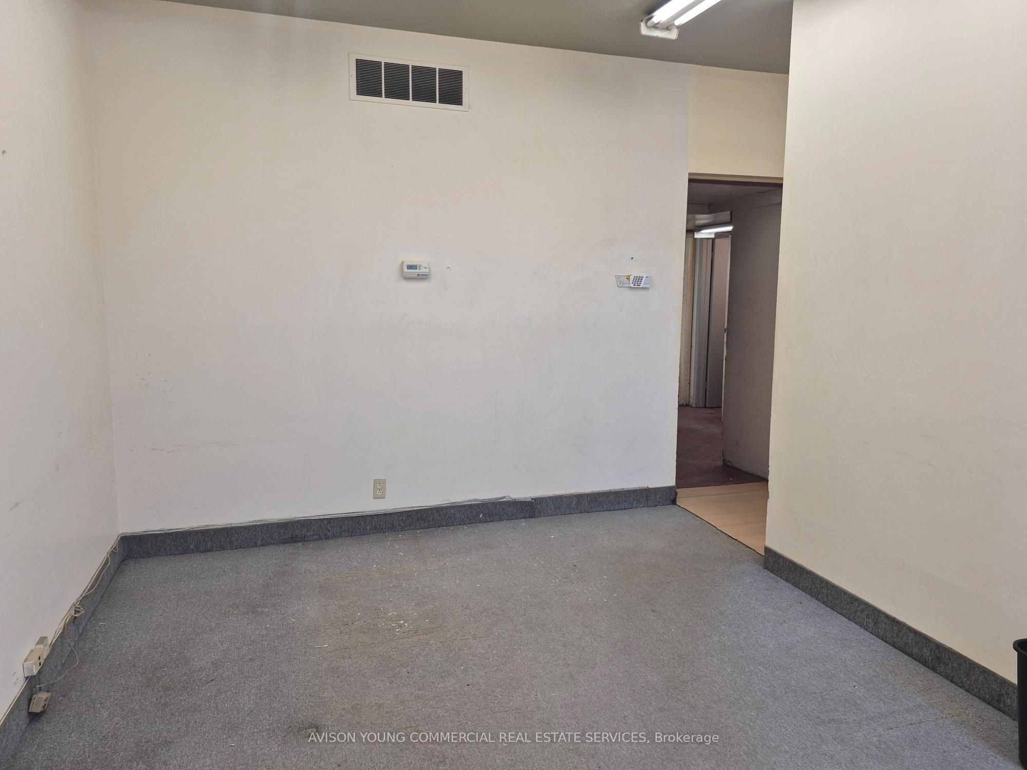 25 Capital Drive Property Photo 6