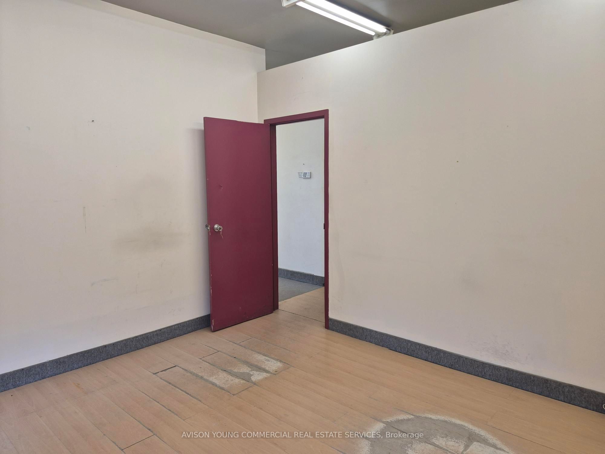 25 Capital Drive Property Photo 7
