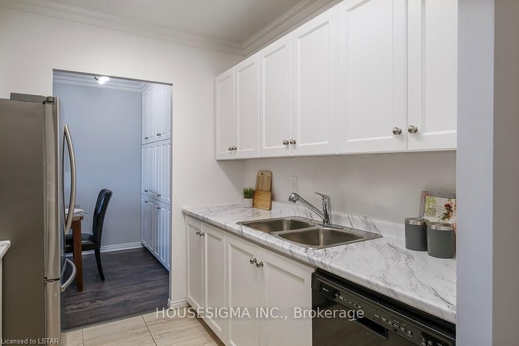 389 Dundas Street 2206 Property Photo 6