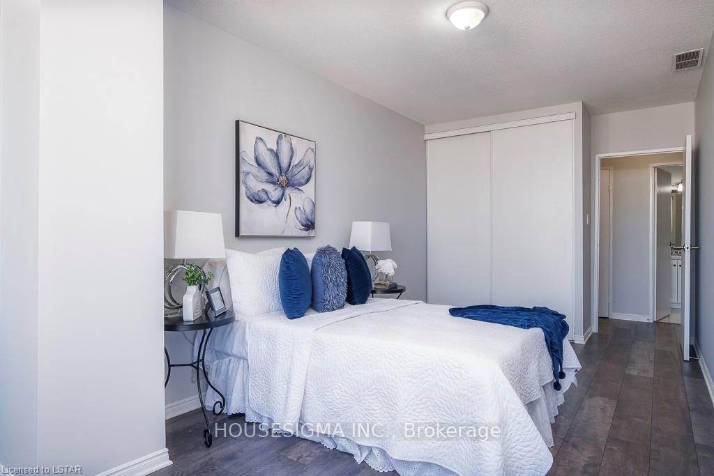 389 Dundas Street 2206 Property Photo 25