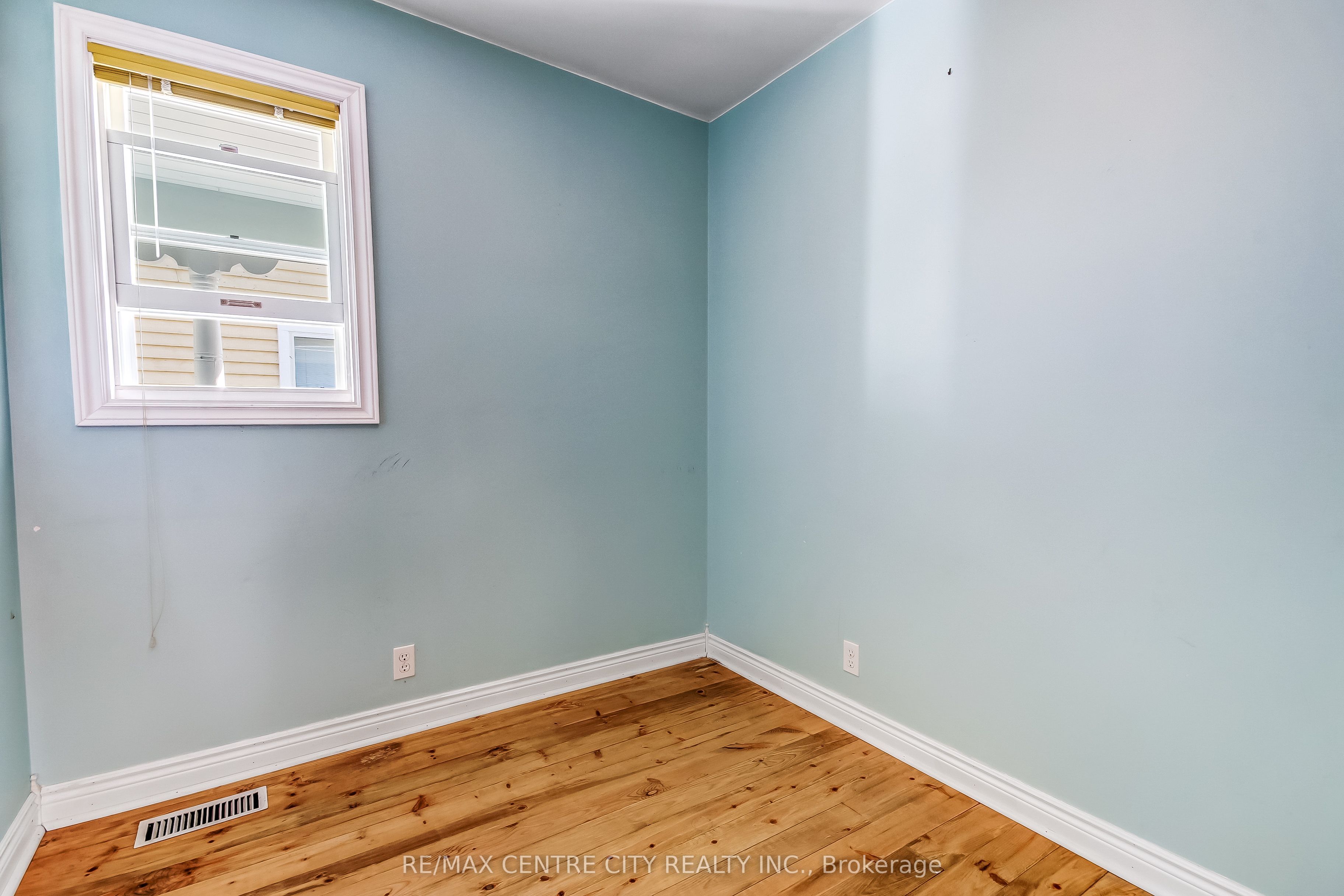 347 Fourth Street Property Photo 7