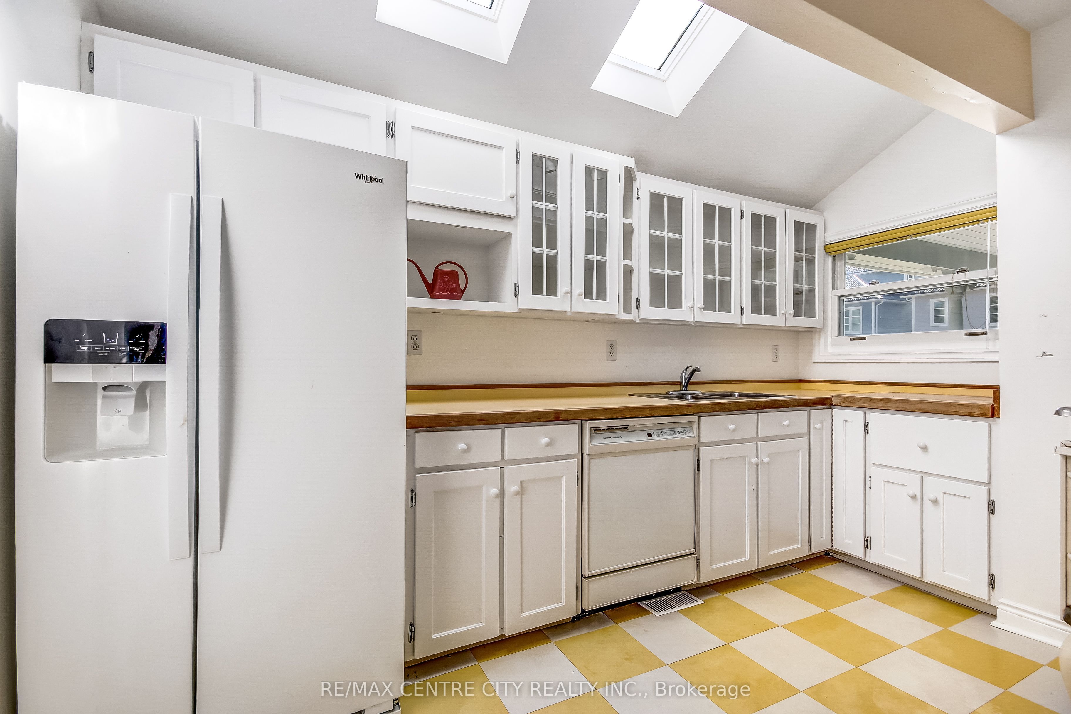 347 Fourth Street Property Photo 12