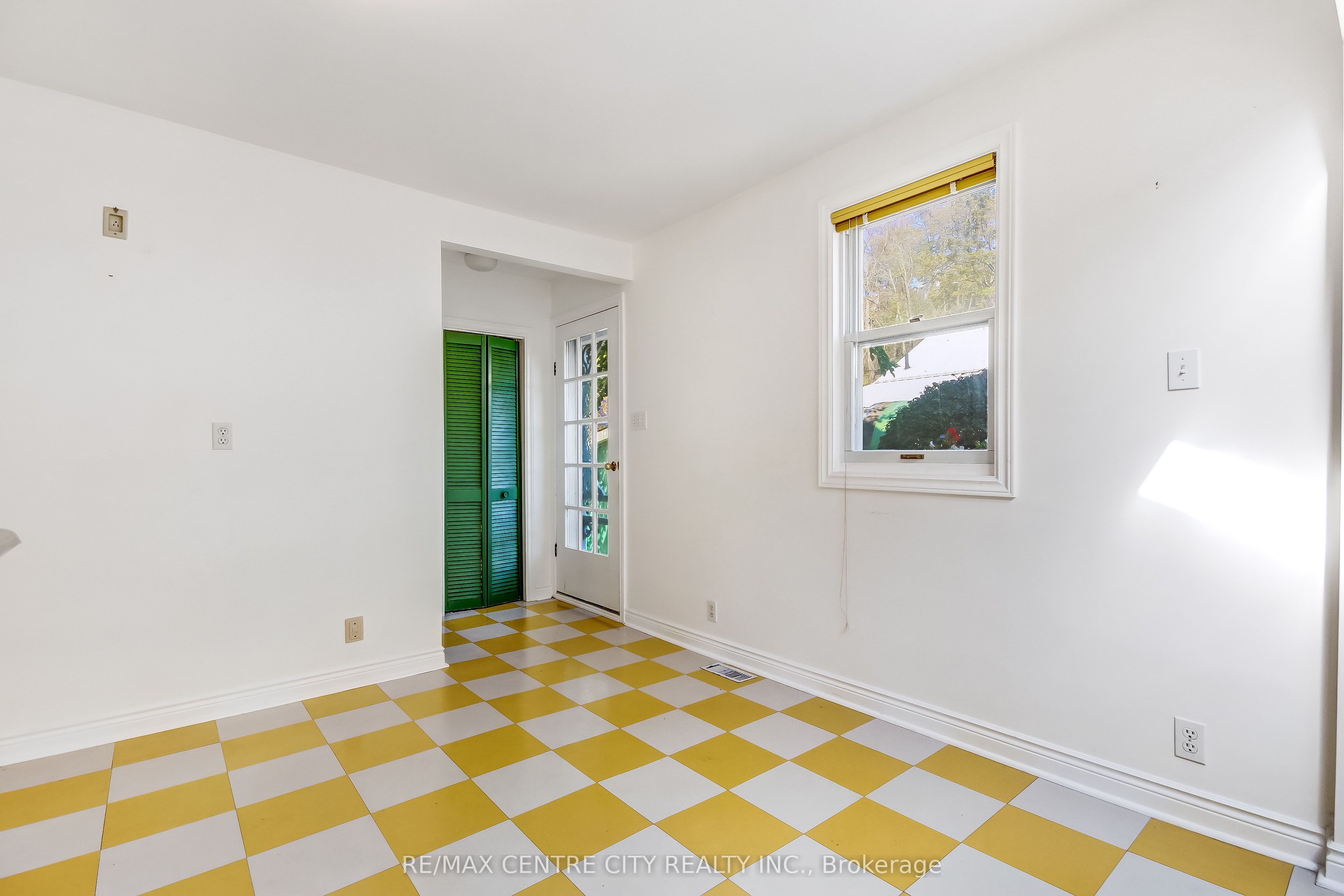 347 Fourth Street Property Photo 13