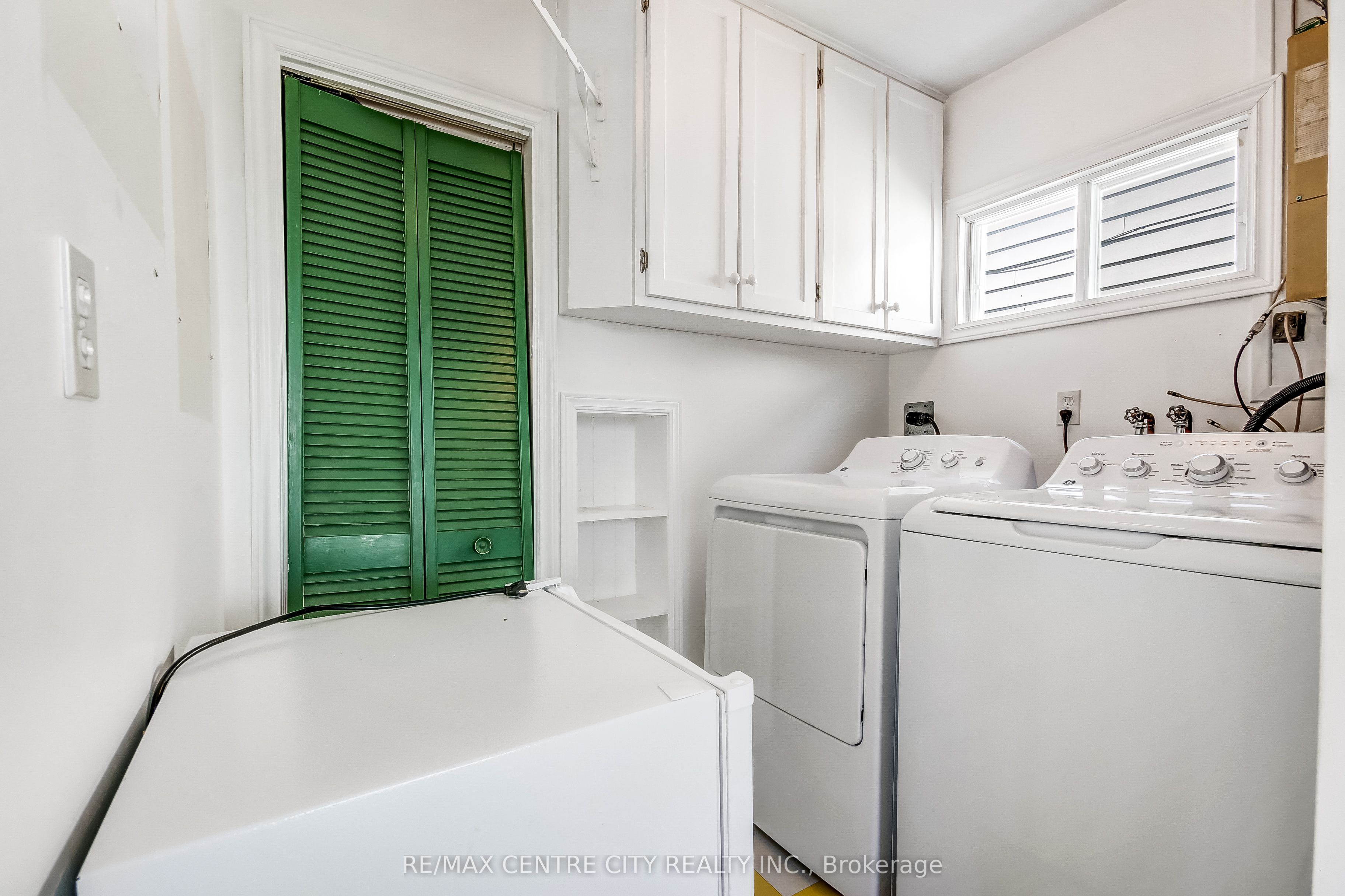 347 Fourth Street Property Photo 14