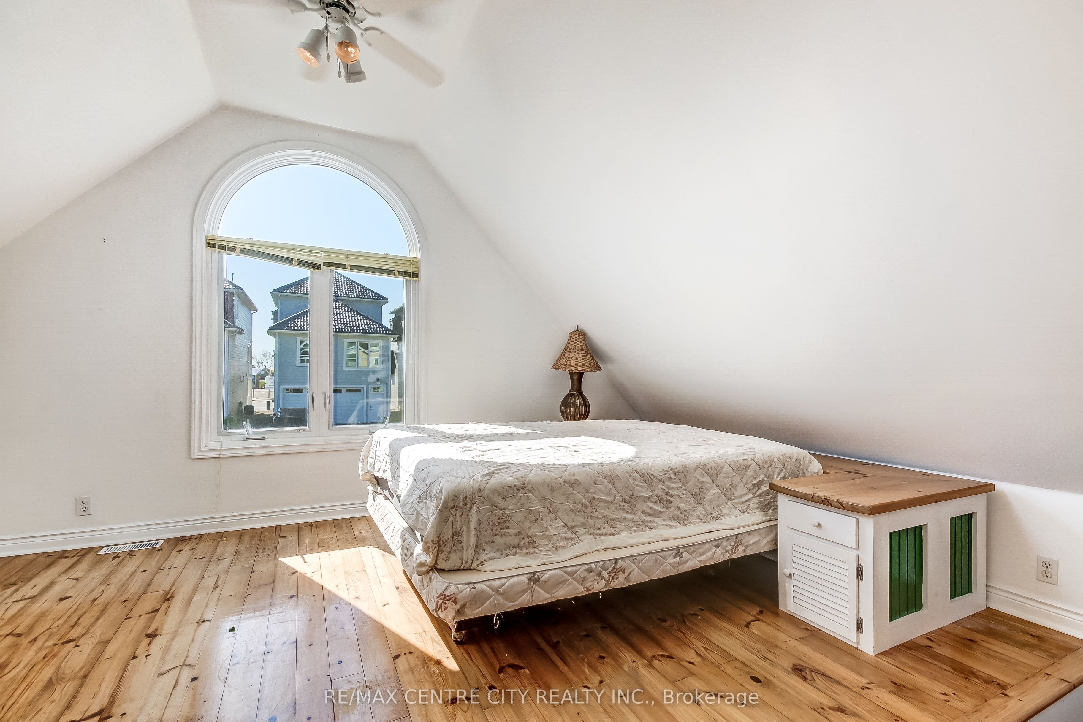 347 Fourth Street Property Photo 16