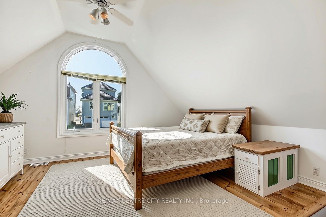 347 Fourth Street Property Photo 17