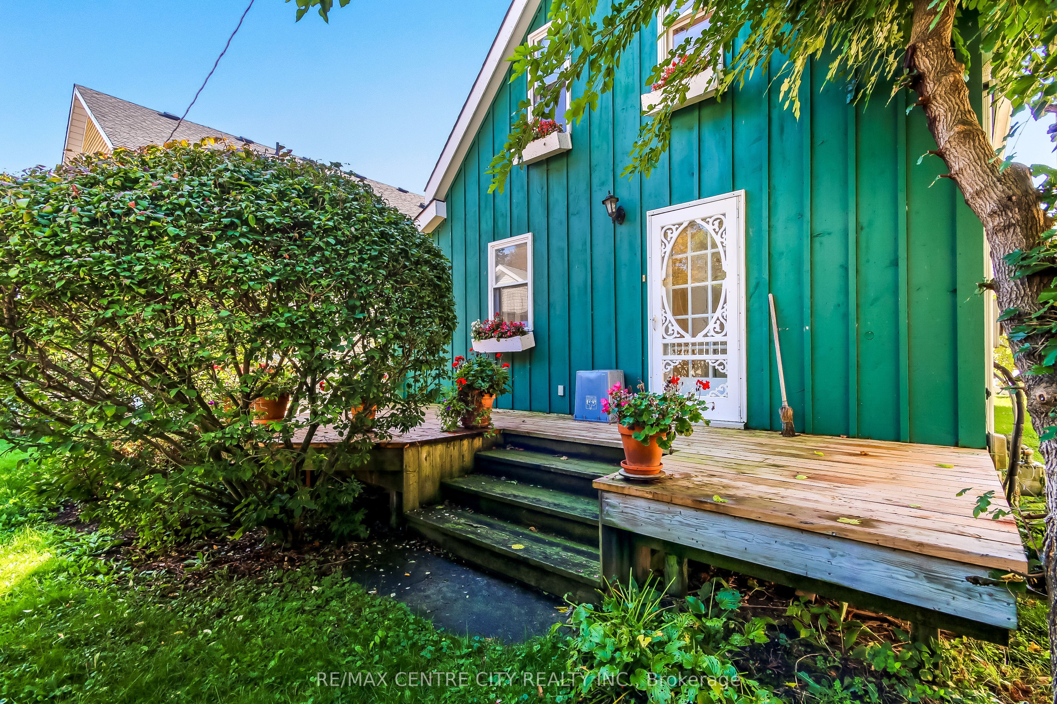 347 Fourth Street Property Photo 22
