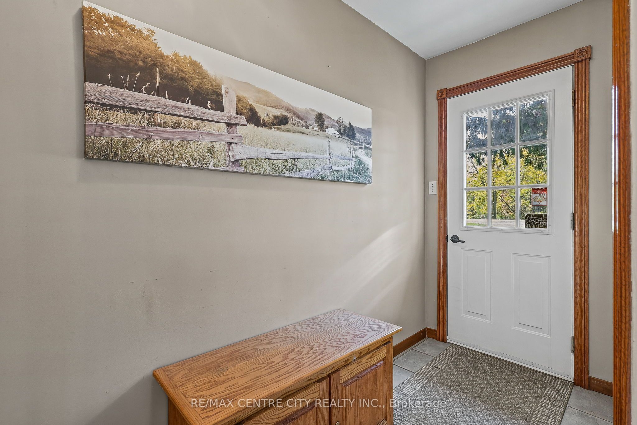 9200 Springwater Road Property Photo 7