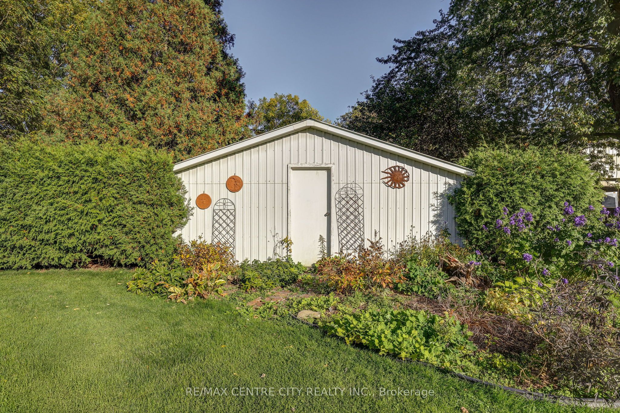 9200 Springwater Road Property Photo 37