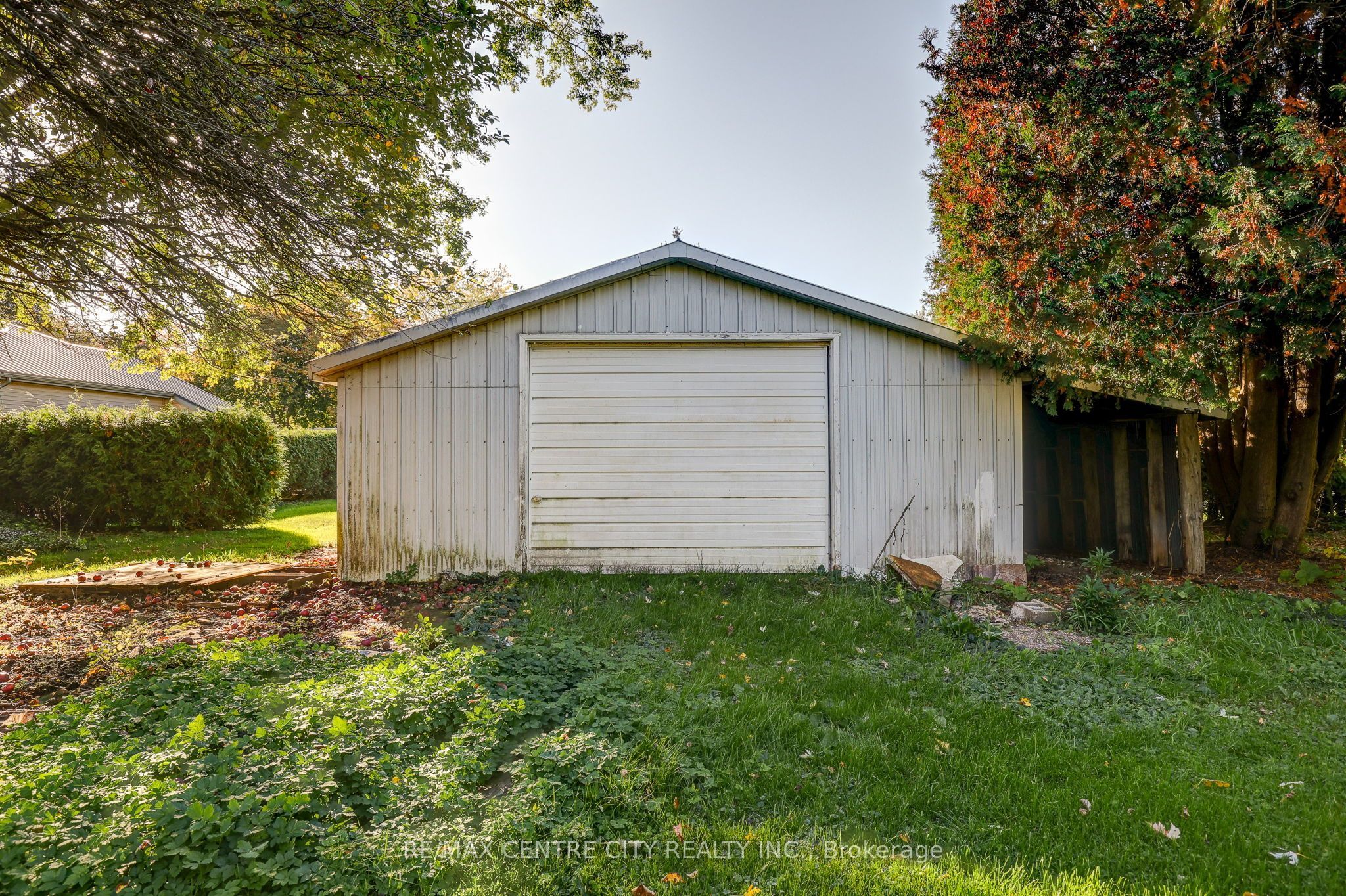 9200 Springwater Road Property Photo 38