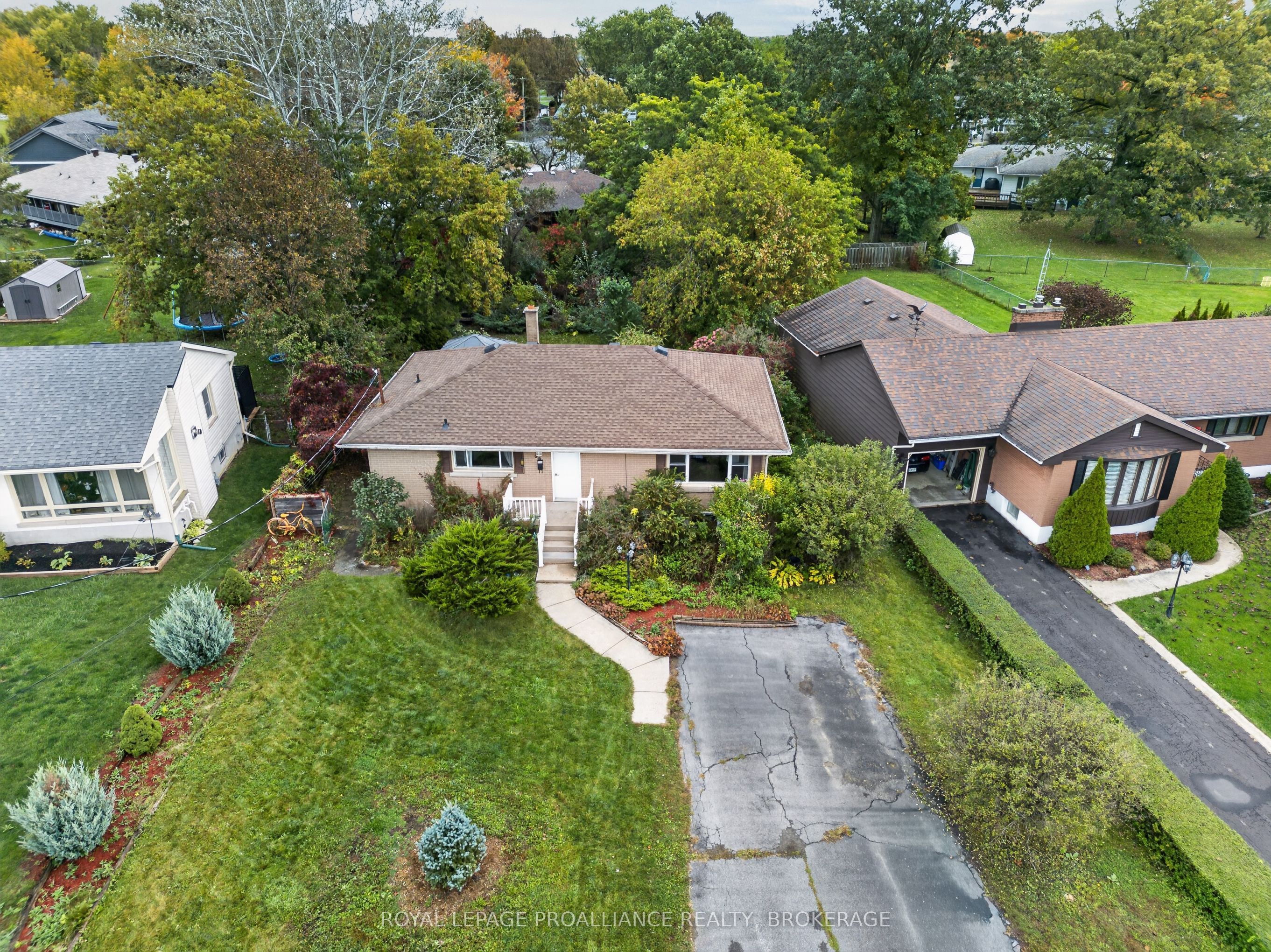 39 Fairfield Boulevard Property Photo 1