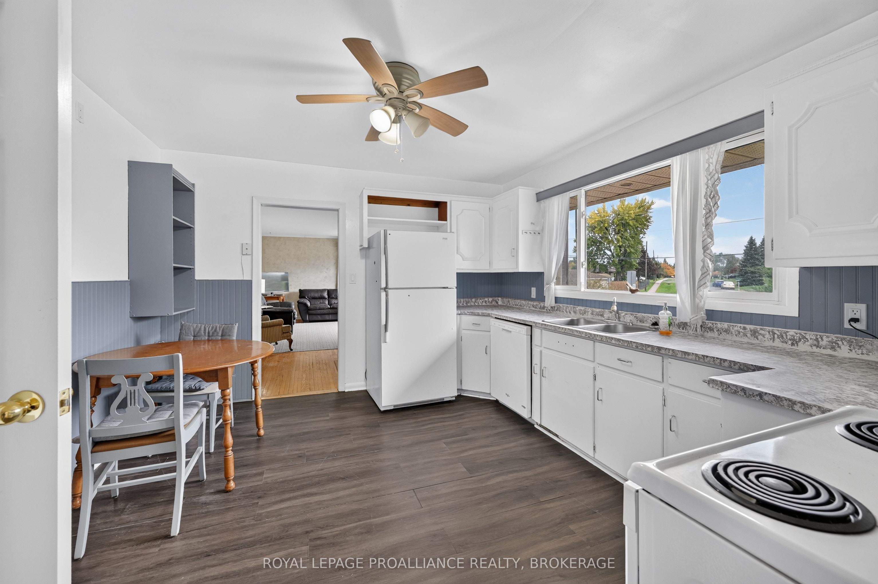 39 Fairfield Boulevard Property Photo 6