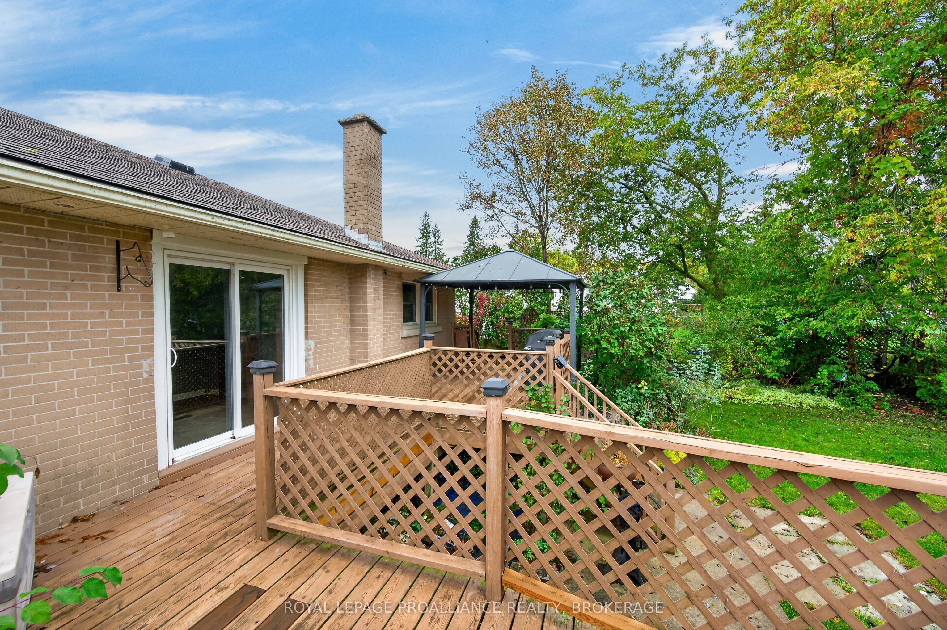 39 Fairfield Boulevard Property Photo 26