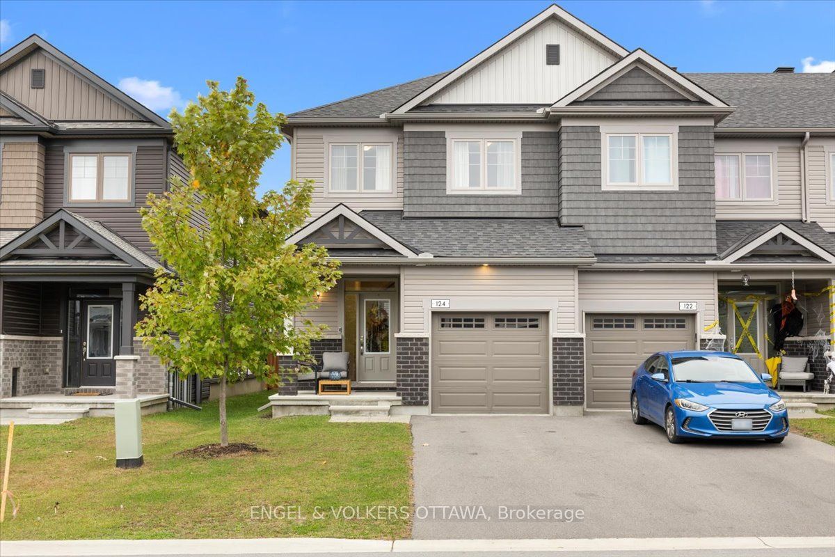 124 Patchell Place N Property Photo 1