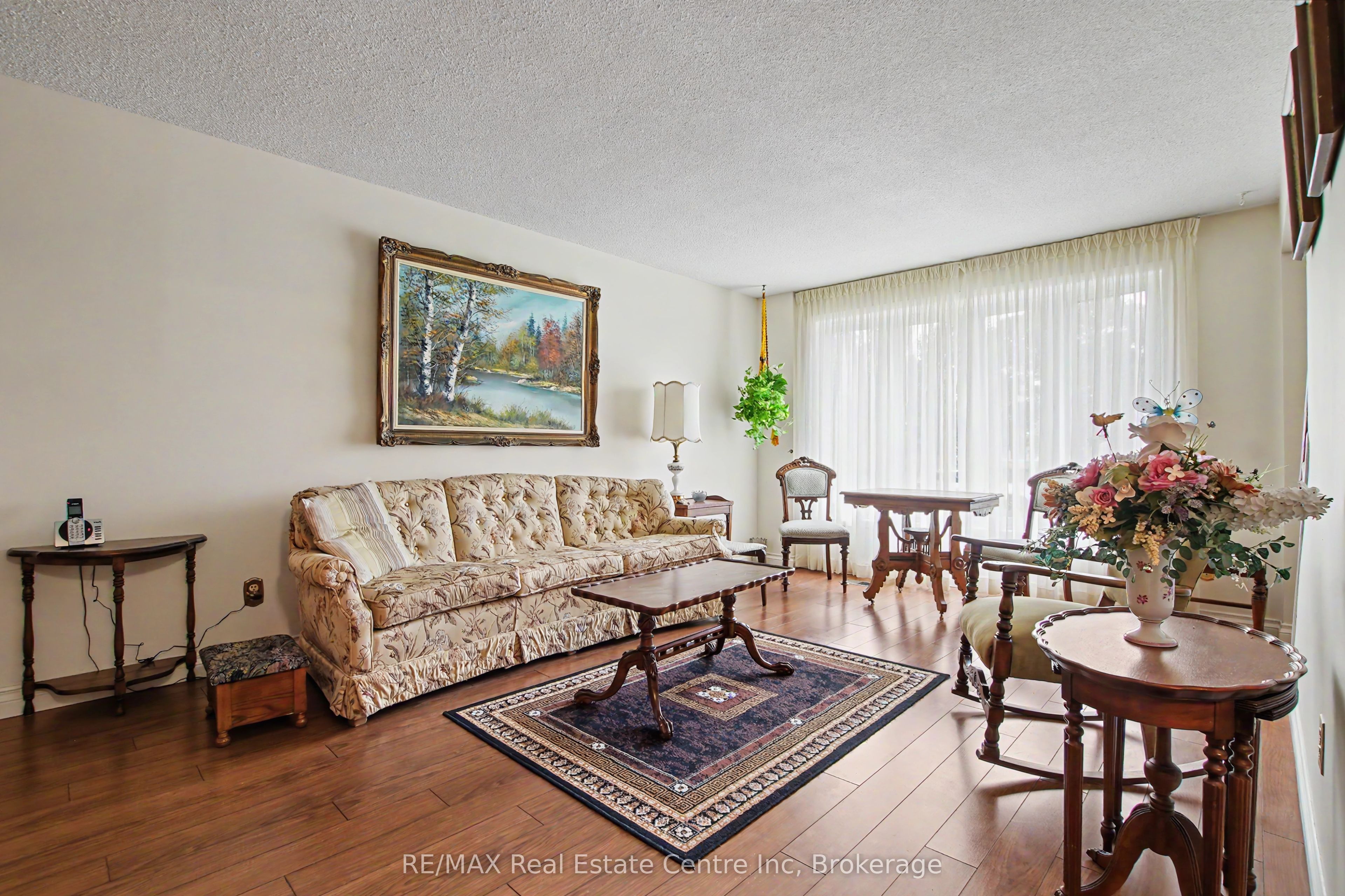 78 Rolling Meadows Drive Property Photo 8